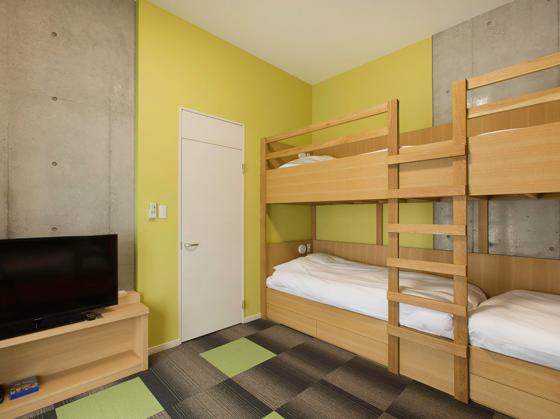 Luxury 4 Bed Holiday Chalet in Hirafu, Niseko Chalet 1010