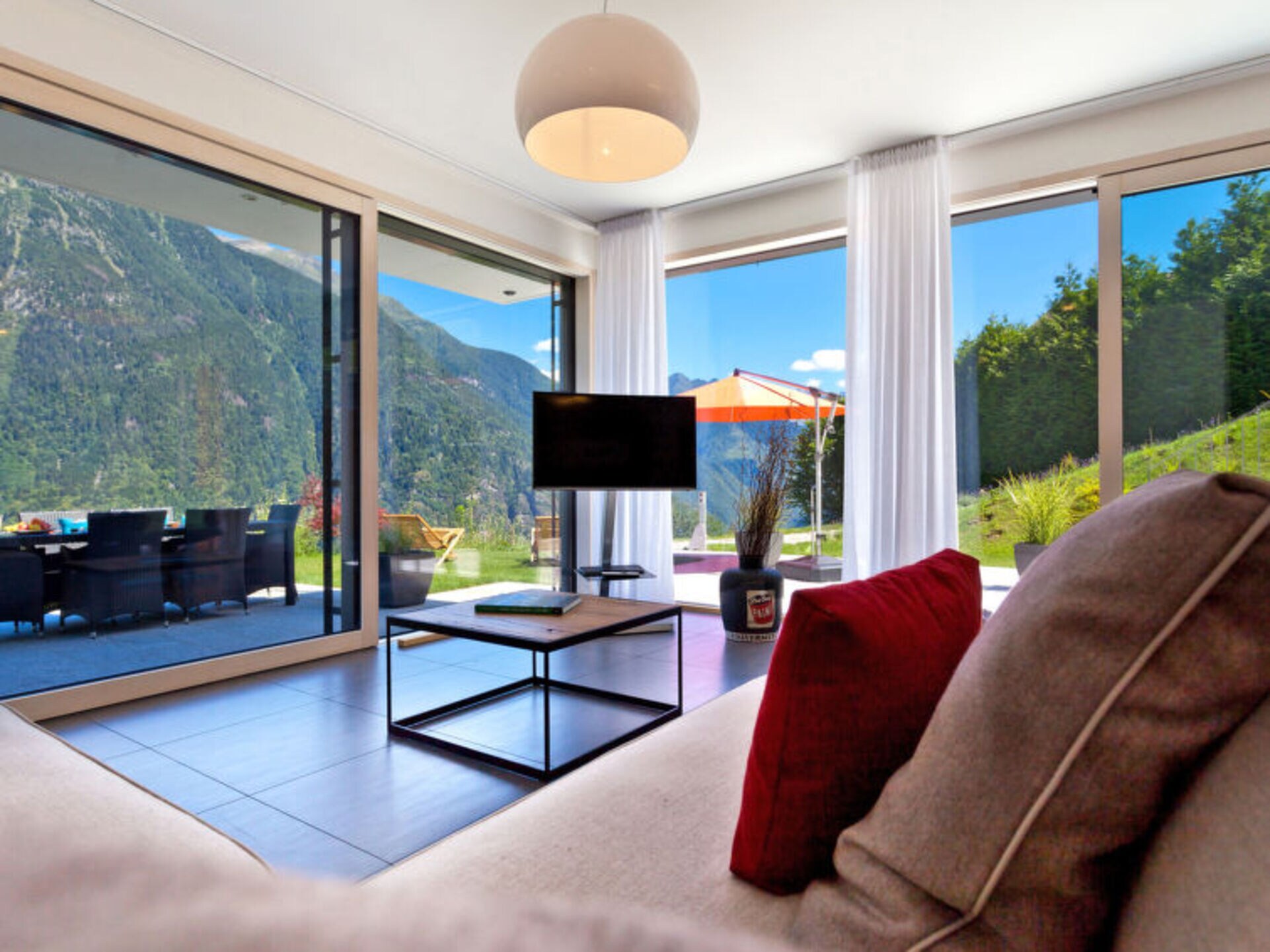 Property Image 2 - Rent Your Own Luxury Villa with 2 Bedrooms, Tessin Villa 1000