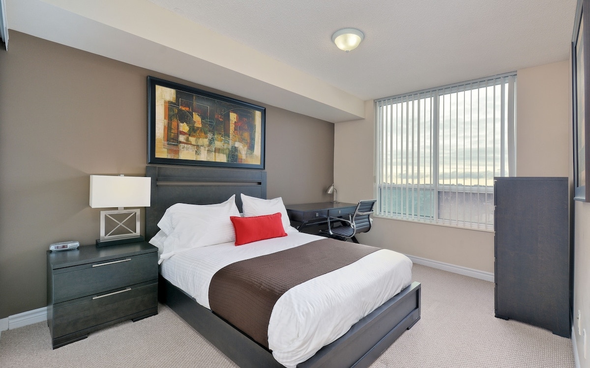 2 Bedroom/2 Bathroom Suite