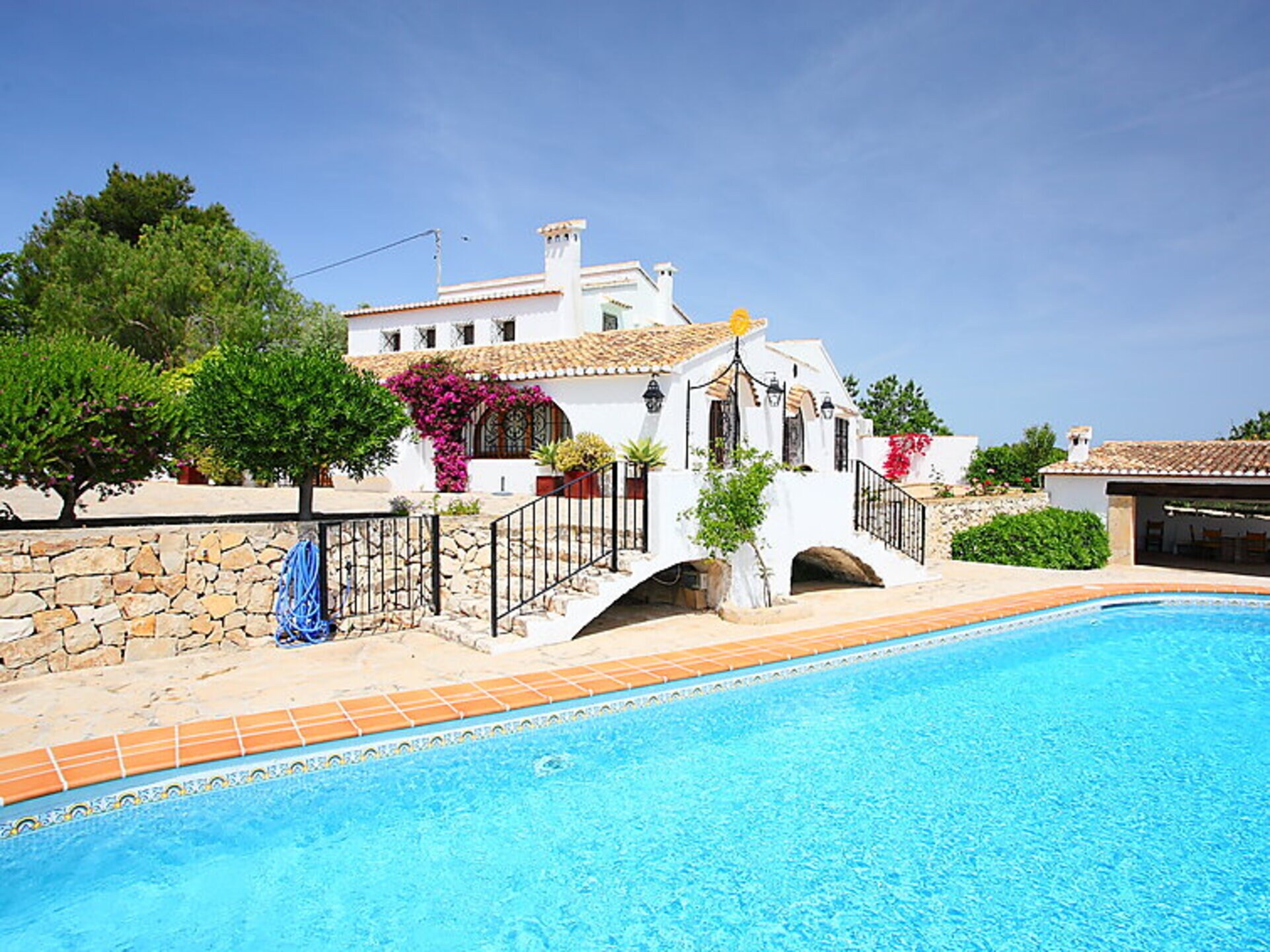 Property Image 1 - Rent Your Own Luxury Villa with 5 Bedrooms, Costa Blanca Villa 1034