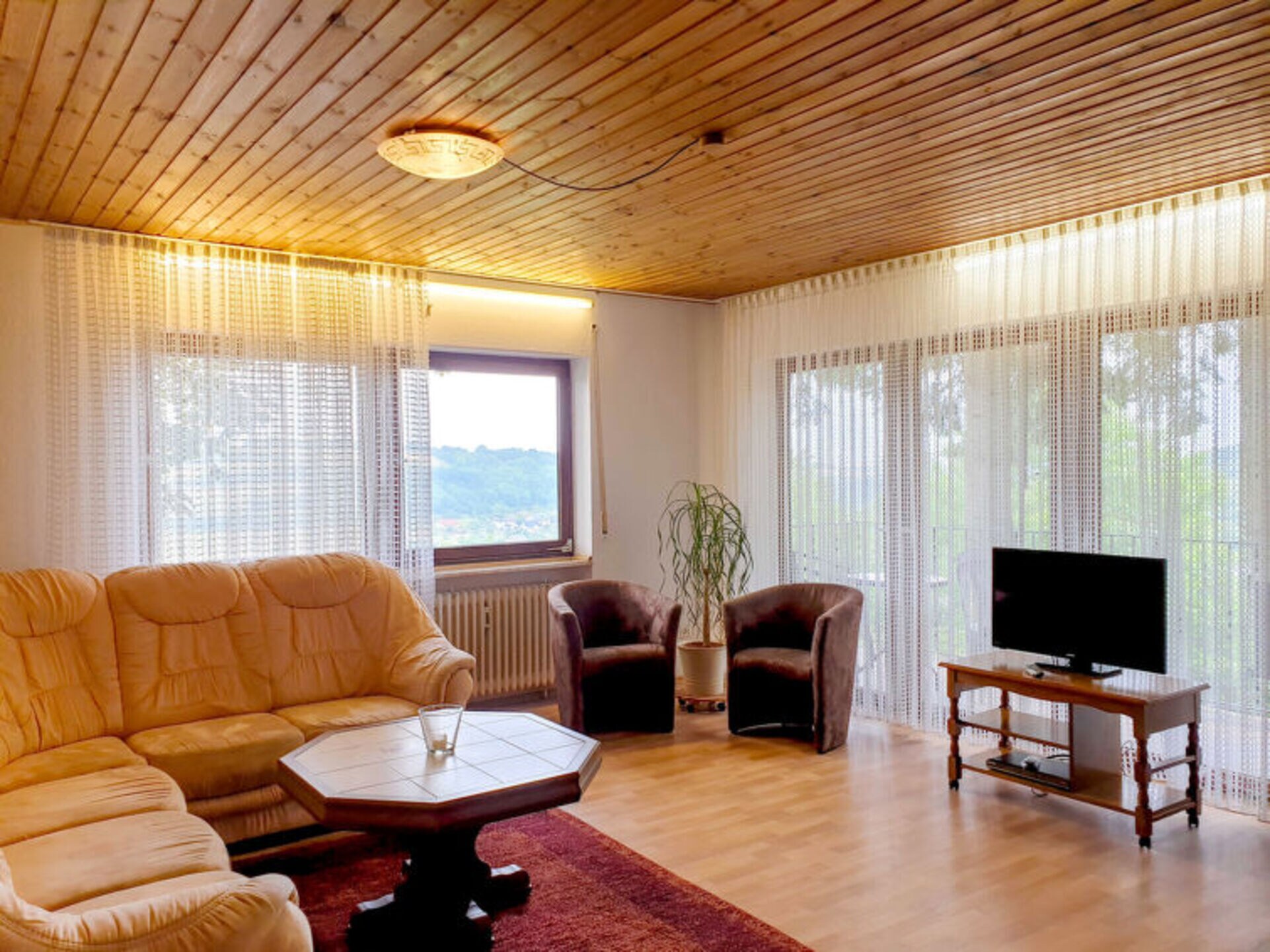 Property Image 2 - Rent Your Own Luxury Villa with 3 Bedrooms, Rheinland-Pfalz Villa 1007