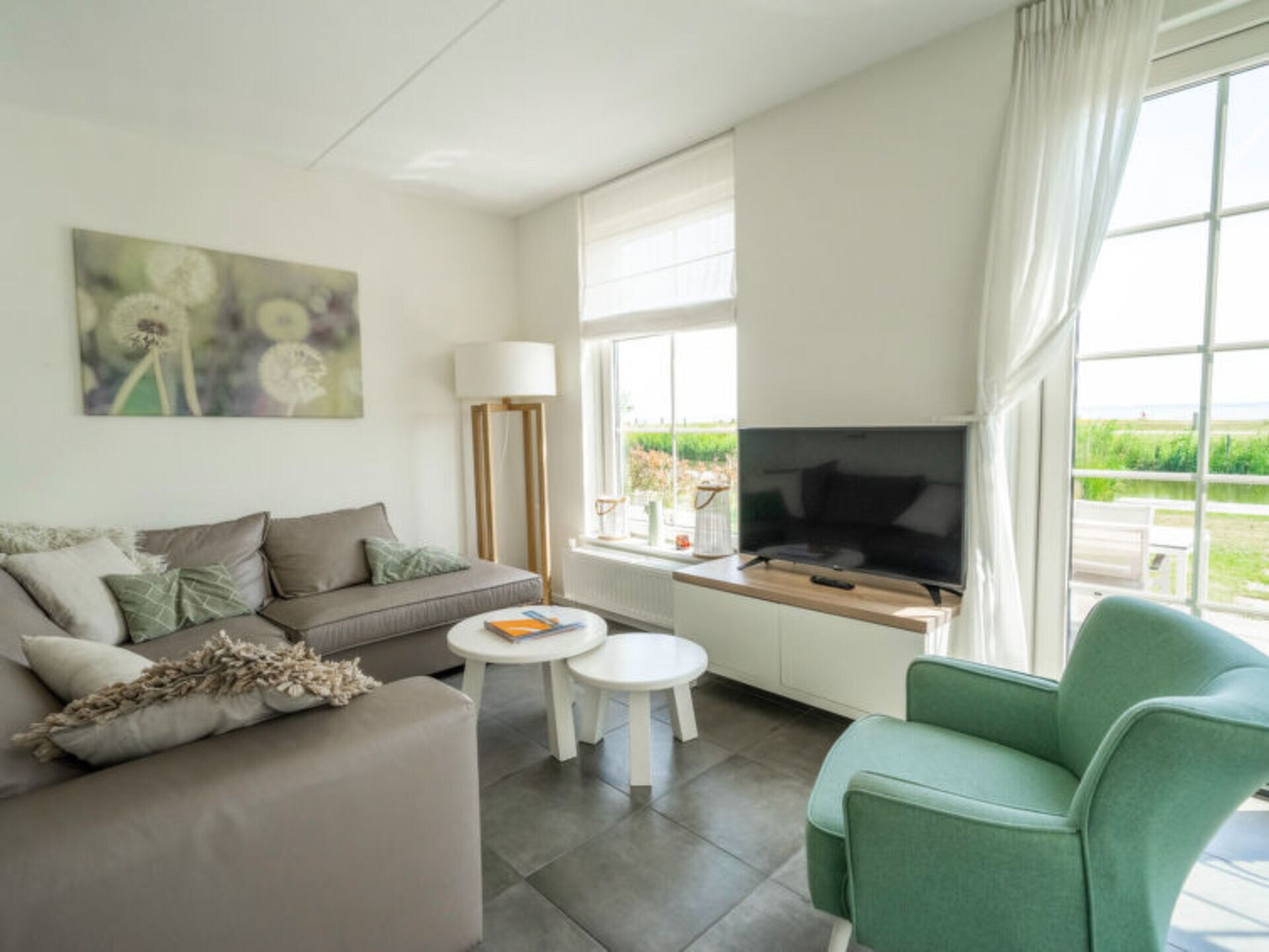 Property Image 2 - Rent Your Own Luxury Villa with 3 Bedrooms, Noord Holland Villa 1042