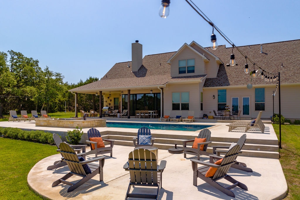 Outdoor Fire Pit - Walker Luxury Vacation Rentals