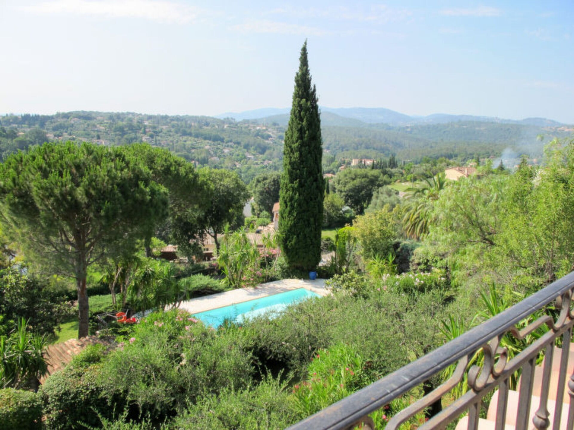 Property Image 2 - Villa with 5 Bedrooms, Provence-Alpes-Côte d’Azur Villa 1090