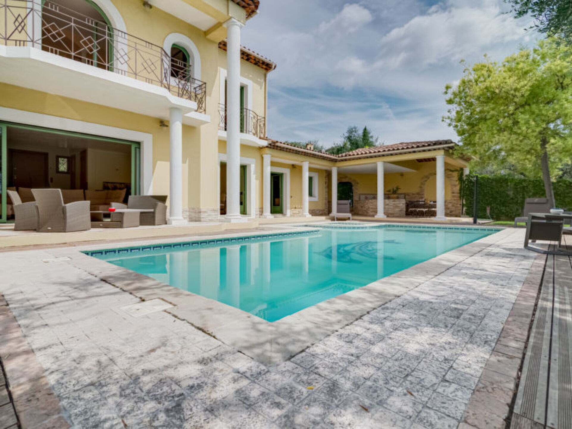 Property Image 1 - Villa with First Class Amenities, Provence-Alpes-Côte d’Azur Villa 1108