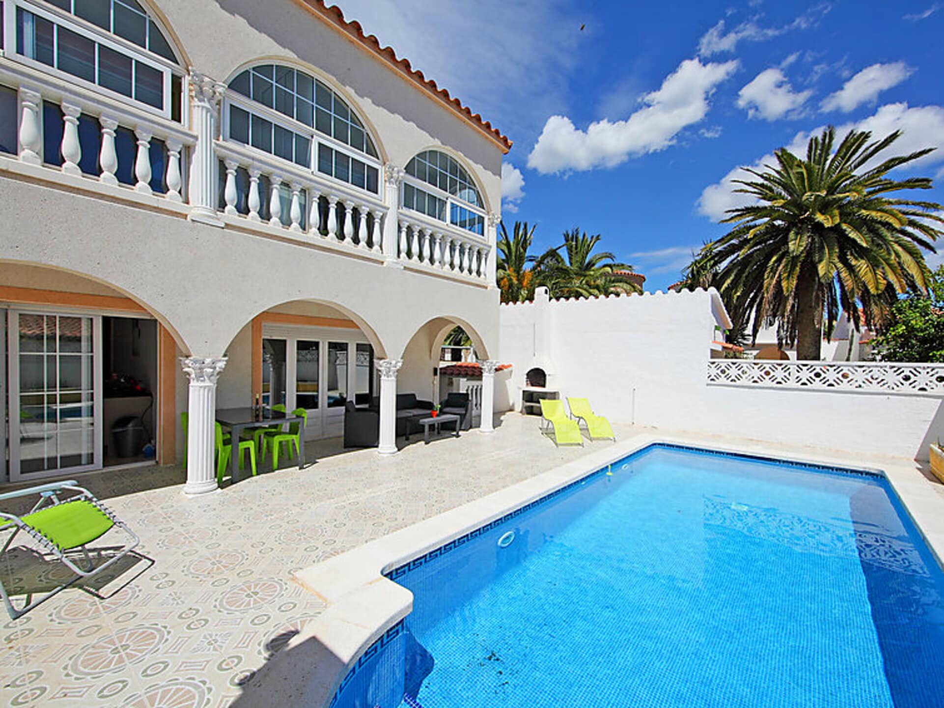 Property Image 1 - You will love this Luxury 3 Bedroom Villa, Empuriabrava Villa 1013