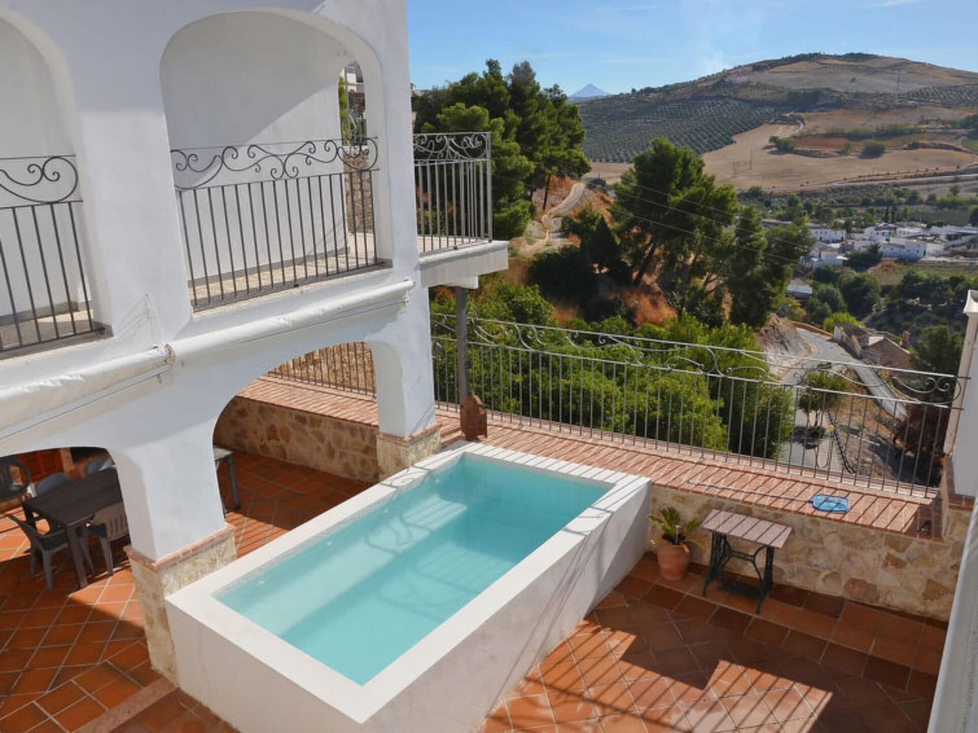 Property Image 1 - Rent Your Own Luxury Villa with 4 Bedrooms, Inland Andalucia Villa 1004