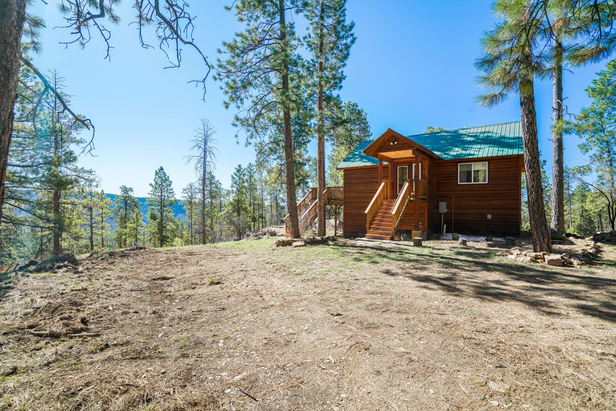 Exterior view of the cabin 