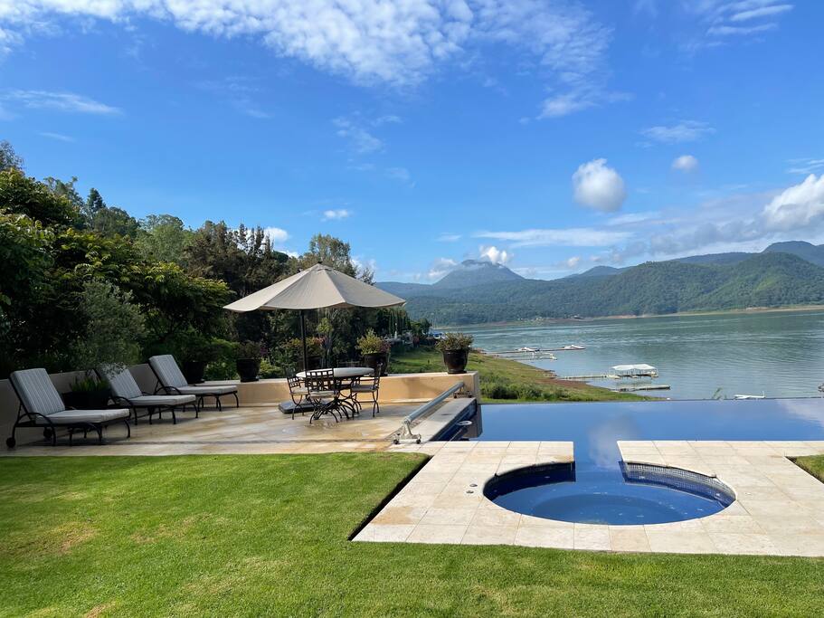 Property Image 1 - Casa Las Estrellas: Overlooking Lake Valley