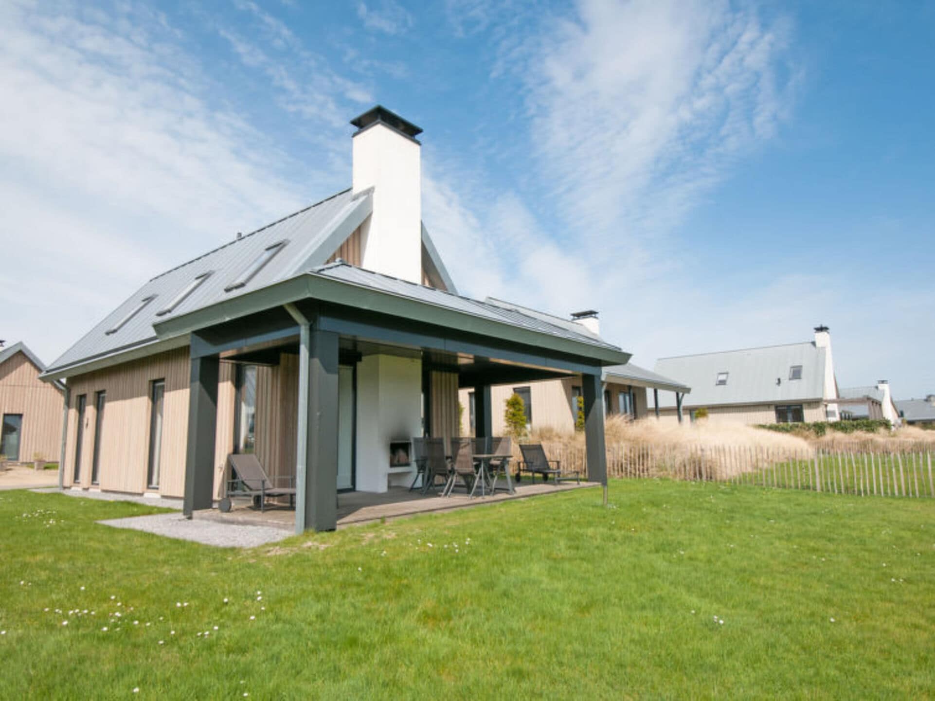 Rent Your Own Luxury Villa with 3 Bedrooms, Zeeland Villa 1091 Home