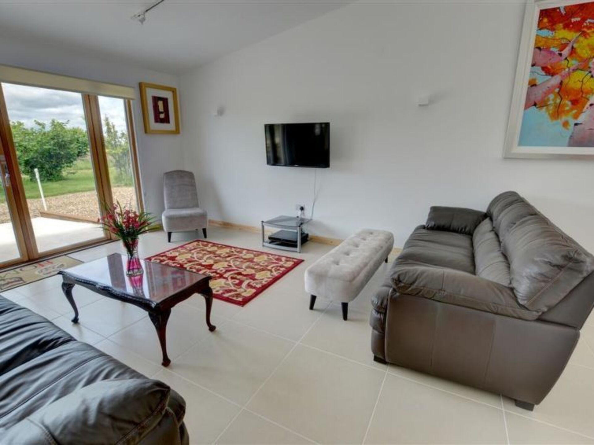 Property Image 2 - Villa with First Class Amenities, England Villa 1326