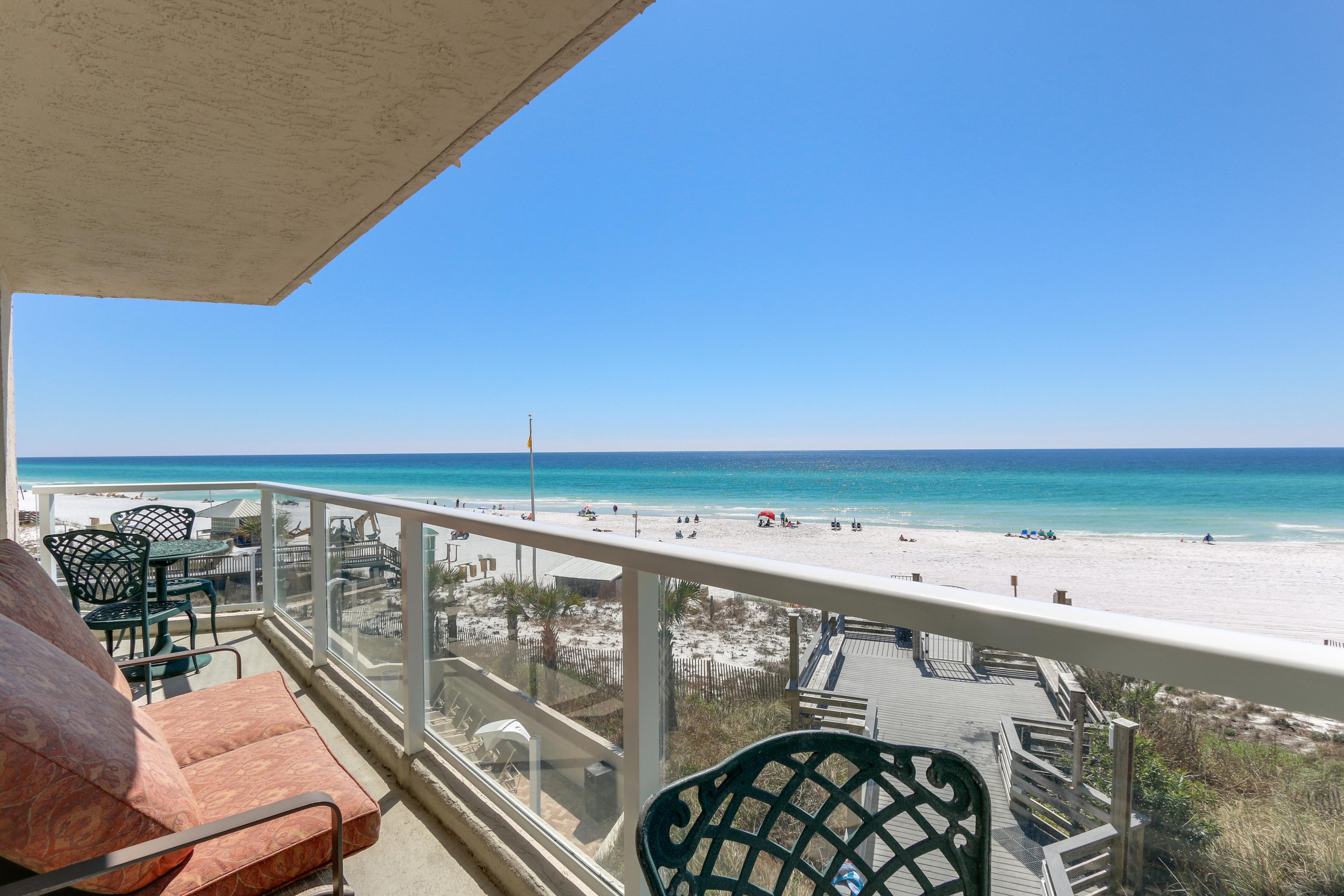With a direct South Gulf view, you won't miss anything on this balcony!