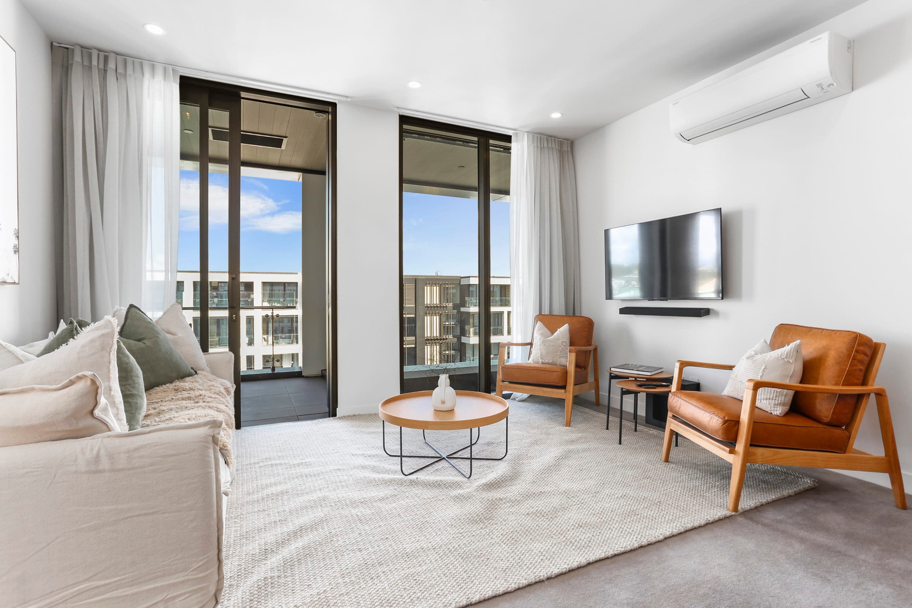Property Image 1 - Modern and Light Apartment in Wynyard Quarter