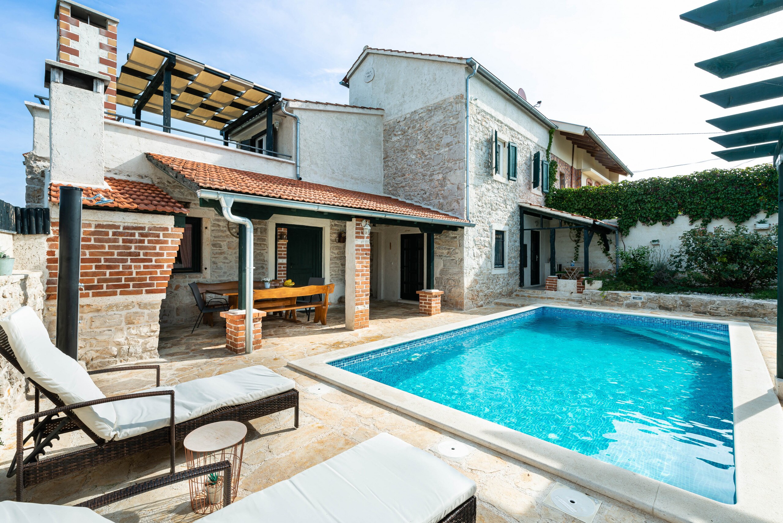 Property Image 1 - Stone villa Mia with pool
