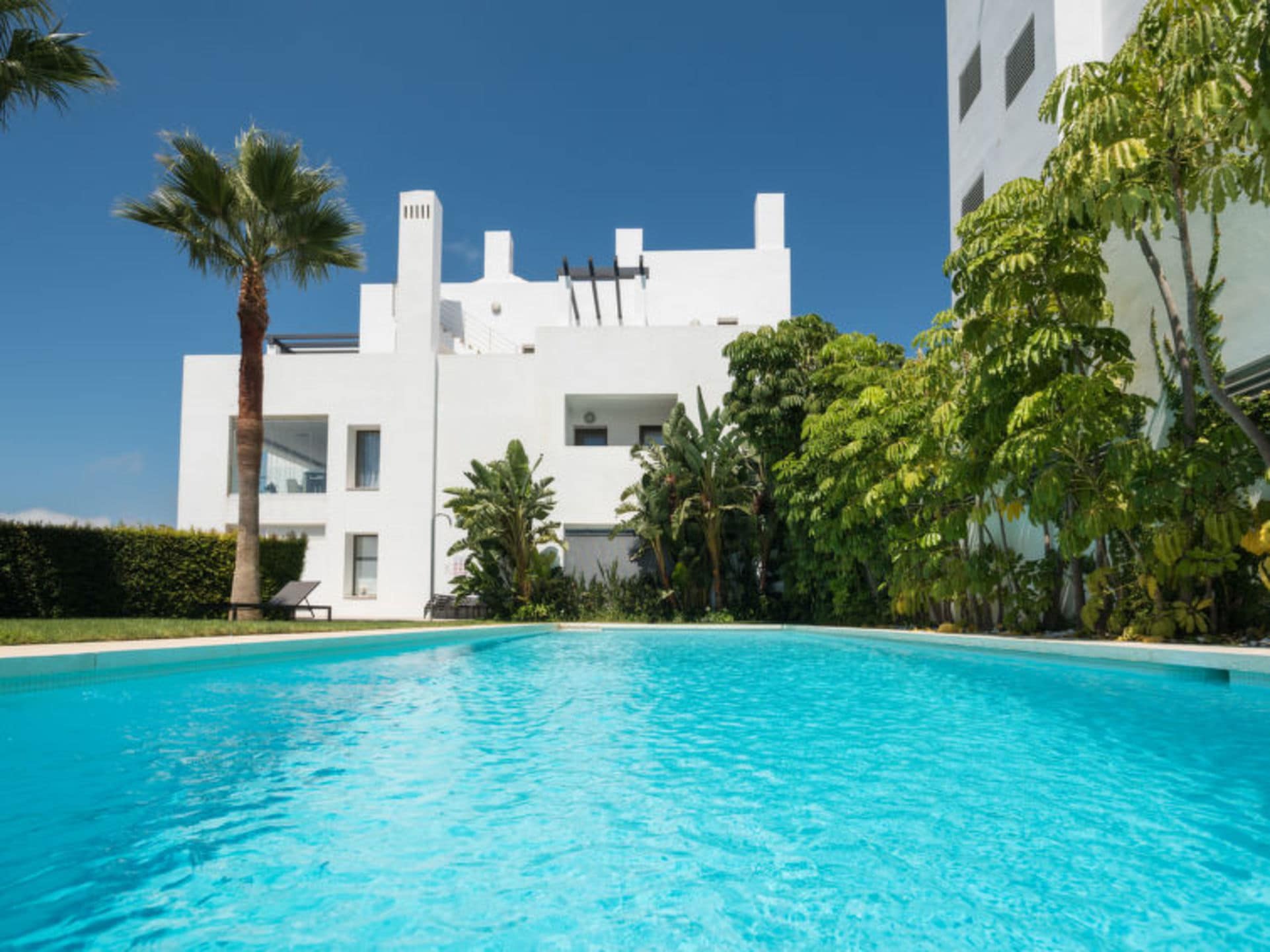 Property Image 1 - Rent Your Own Luxury Apartment with 2 Bedrooms, Estepona Apartment 1000