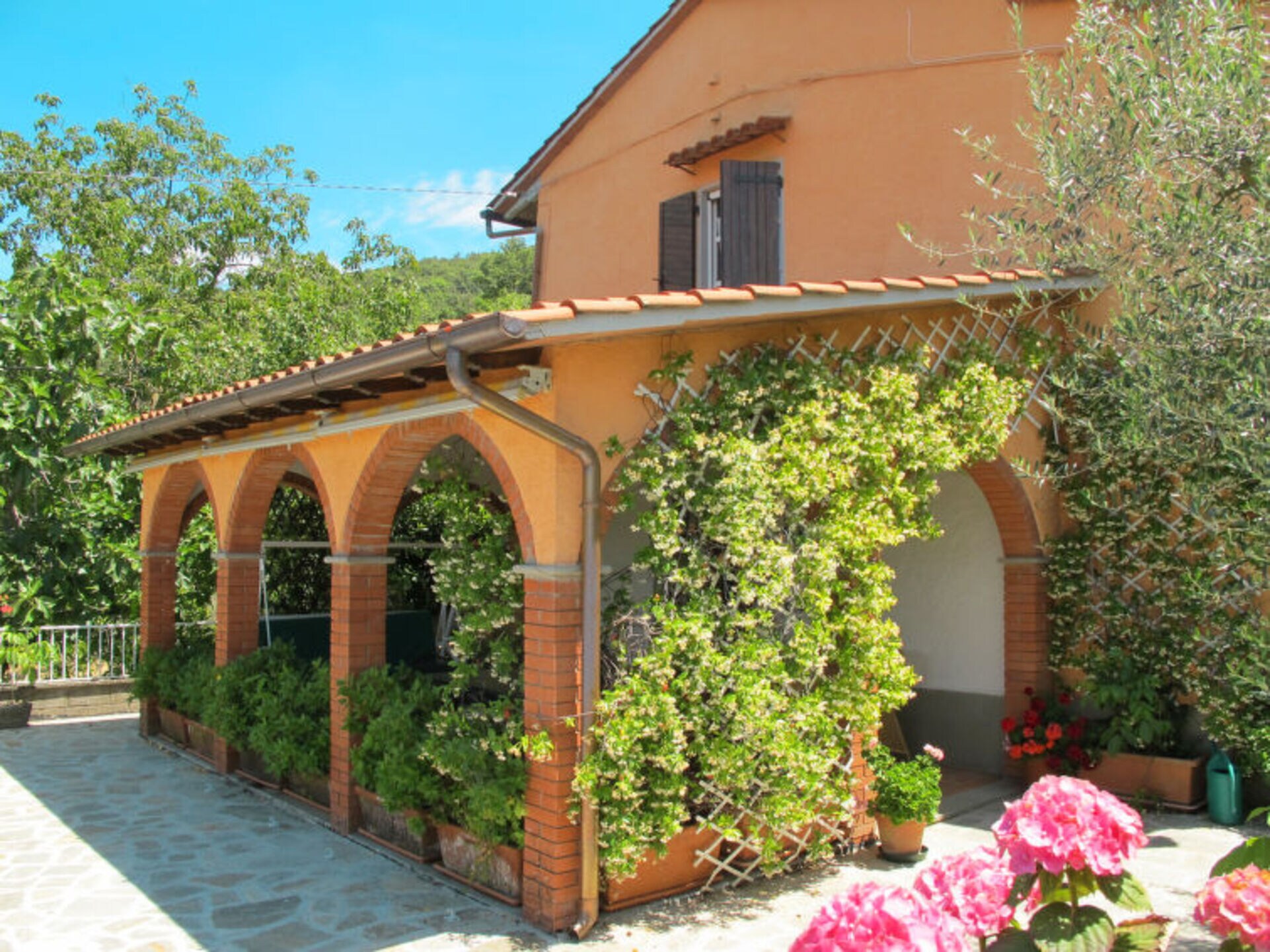 Property Image 2 - Property Manager Villa with 3 Bedrooms, Arezzo Villa 1000