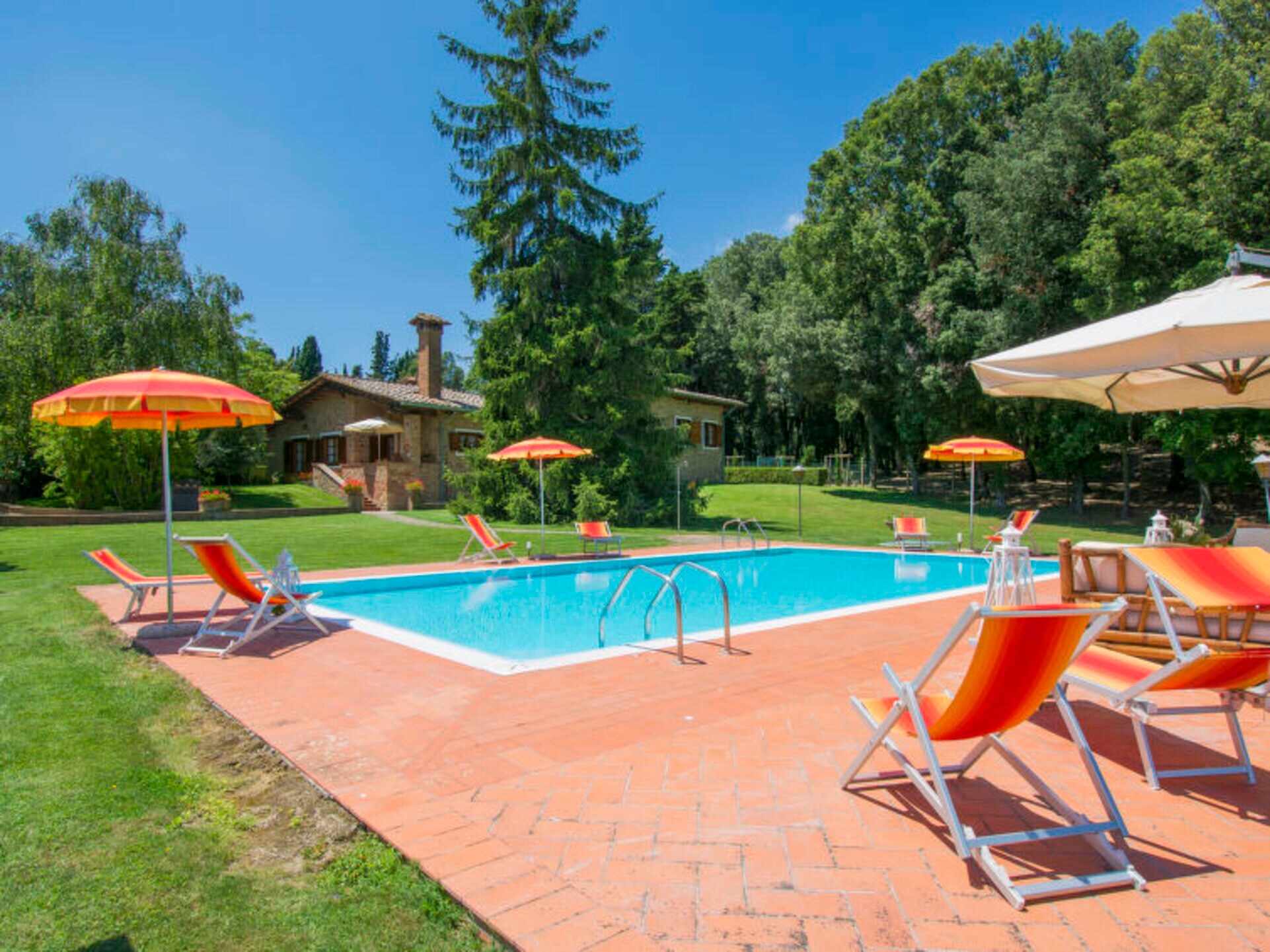 Property Image 1 - Rent Your Own Luxury Villa with 6 Bedrooms, Tuscany Villa 1011