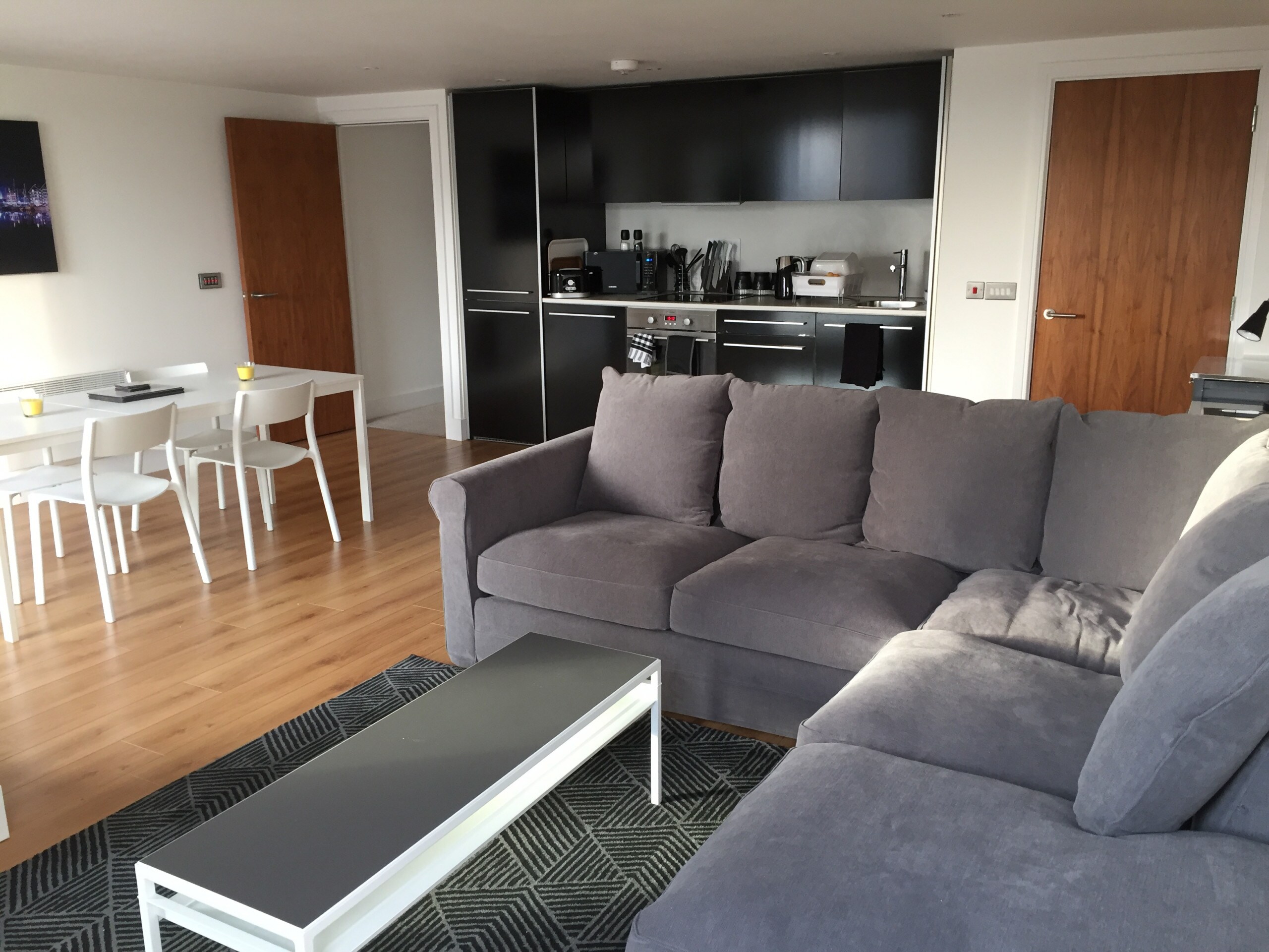 Property Image 1 - 2 Bedroom / 2 Bathroom, Ipswich Waterfront with balcony and terrace, allocated parking space (indoor)