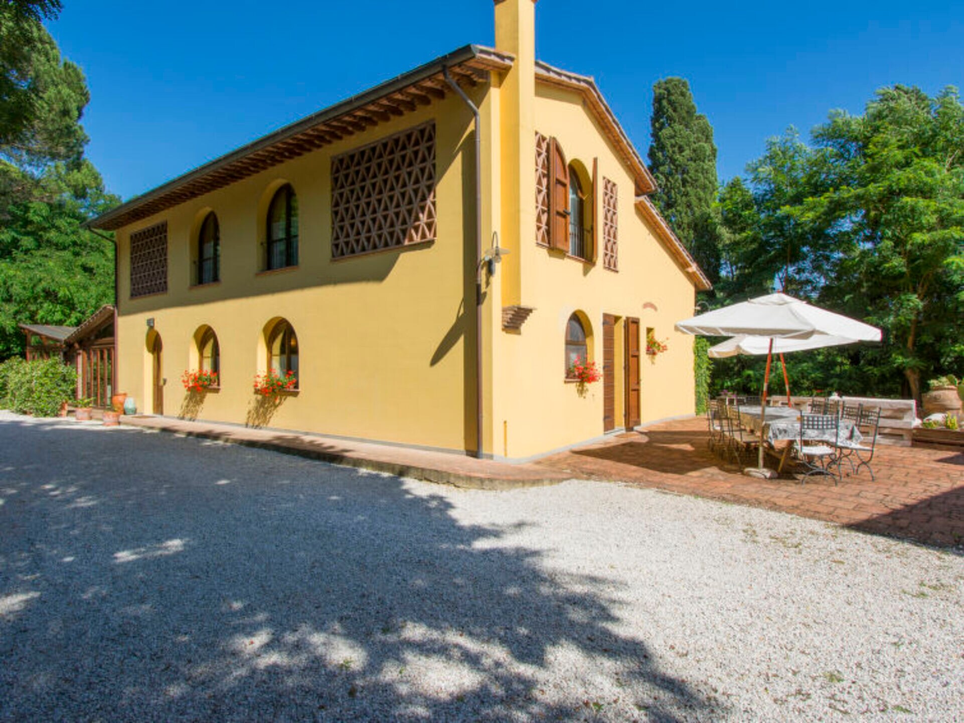 Property Image 1 - Rent Your Own Luxury Villa with 5 Bedrooms, Lucca Pisa and Surroundings Villa 1035