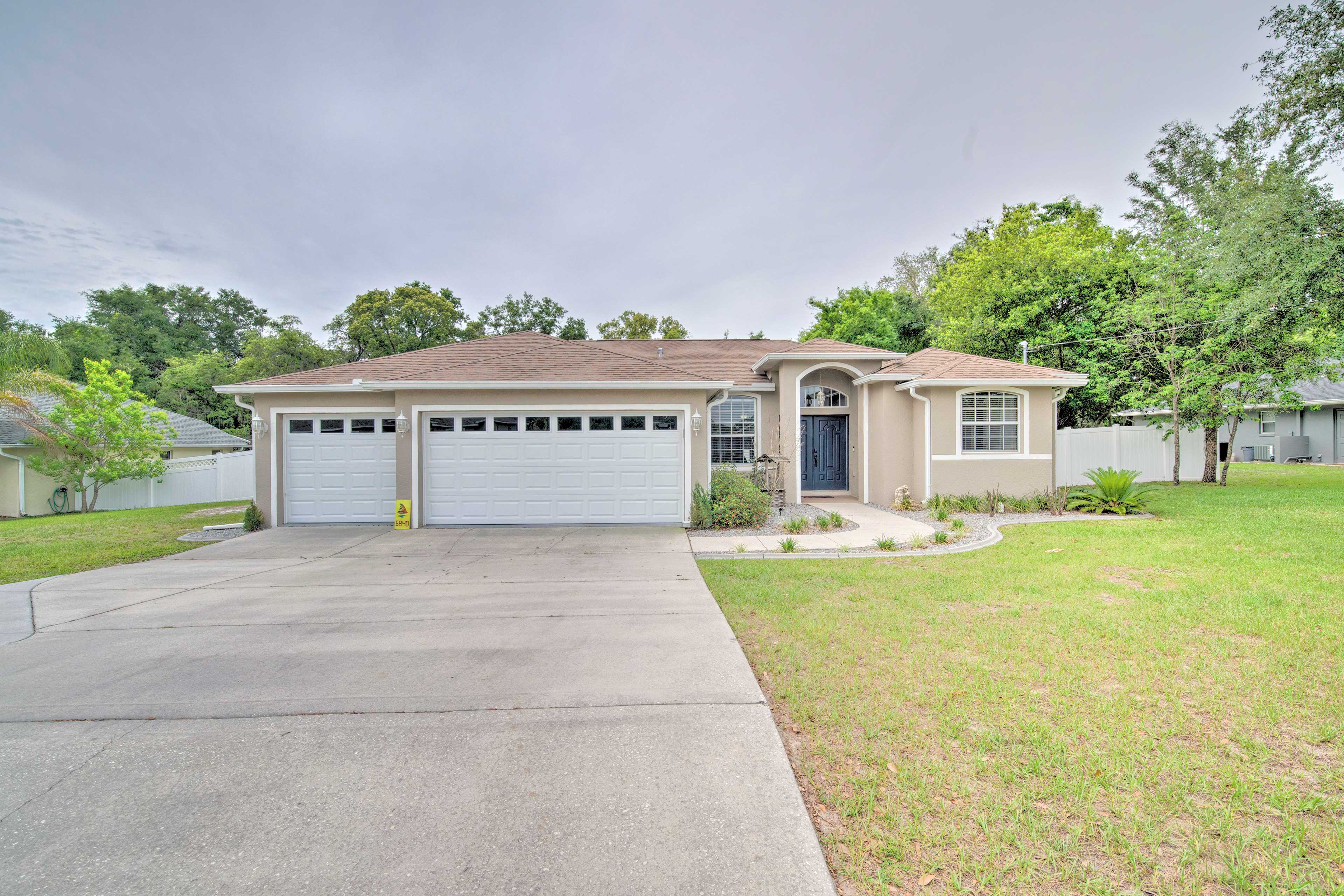 Airy Crystal River Retreat w/ Backyard Oasis!