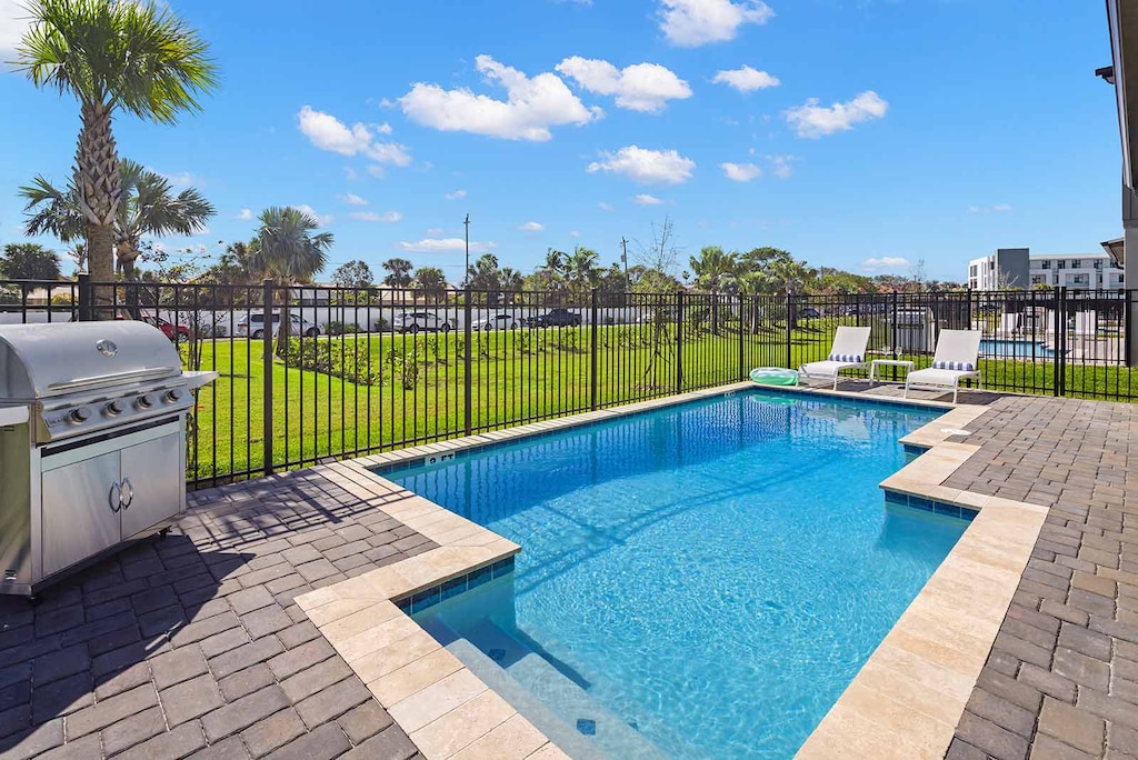 Private Pool & Patio