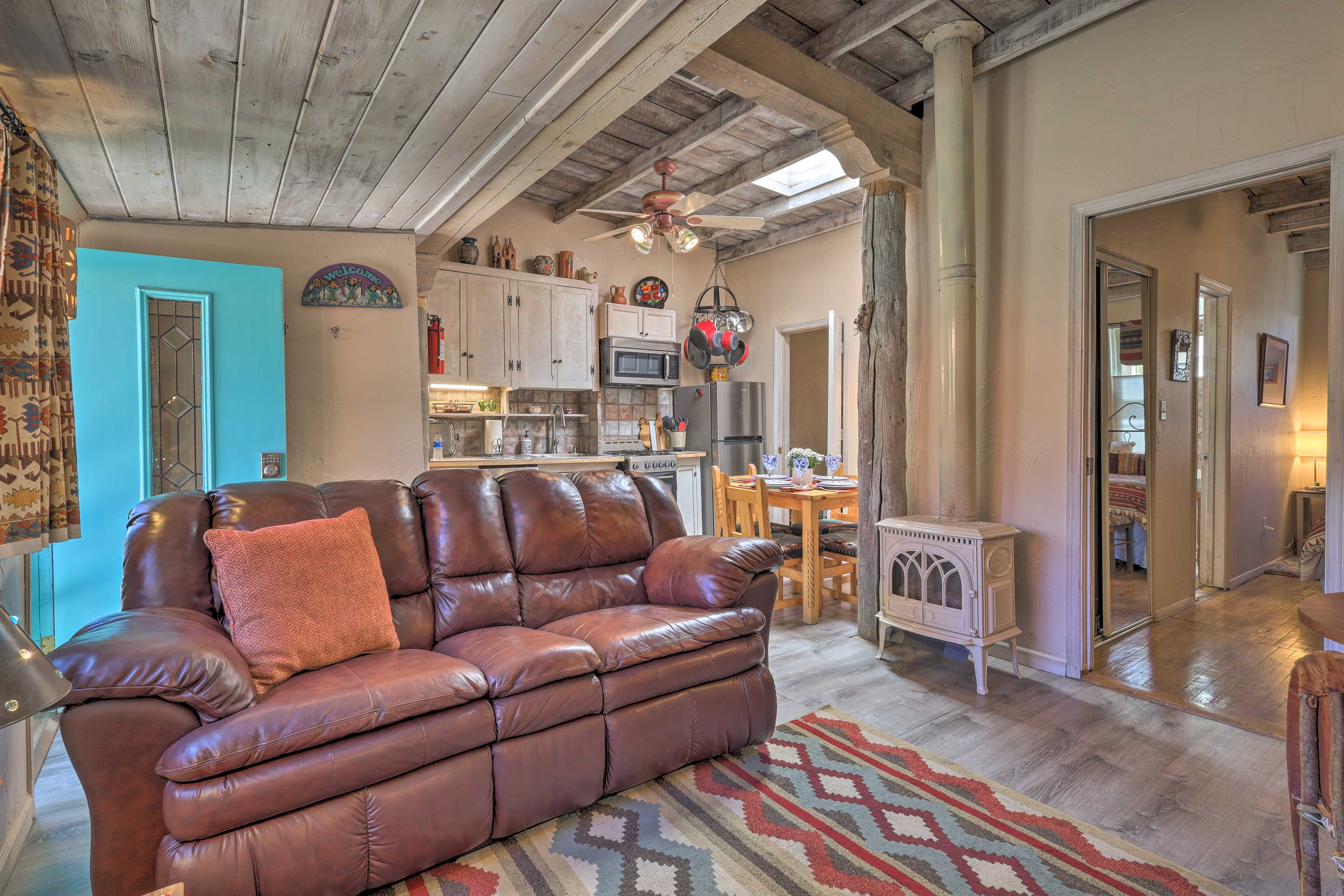 Authentic Adobe Abode < 1 Mile to Sante Fe Plaza!