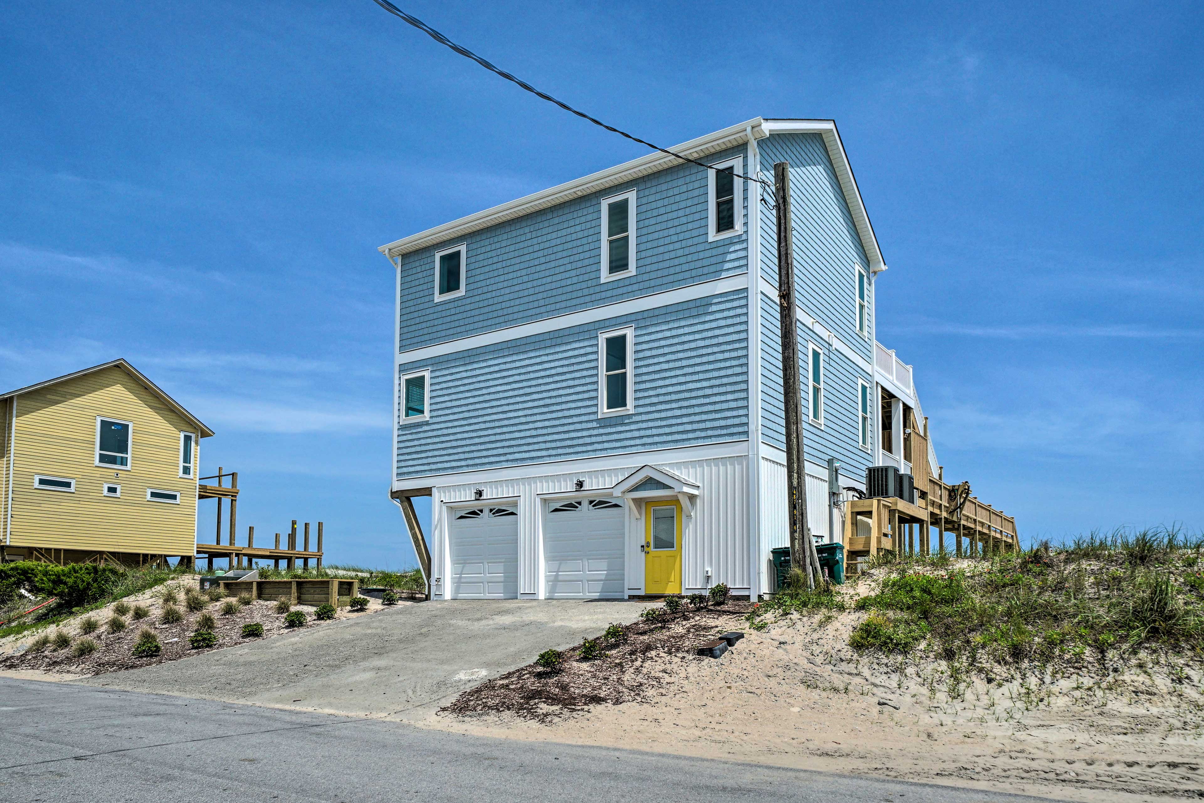 Beachfront Oasis w/ 2 Large Decks, BBQ & Views!