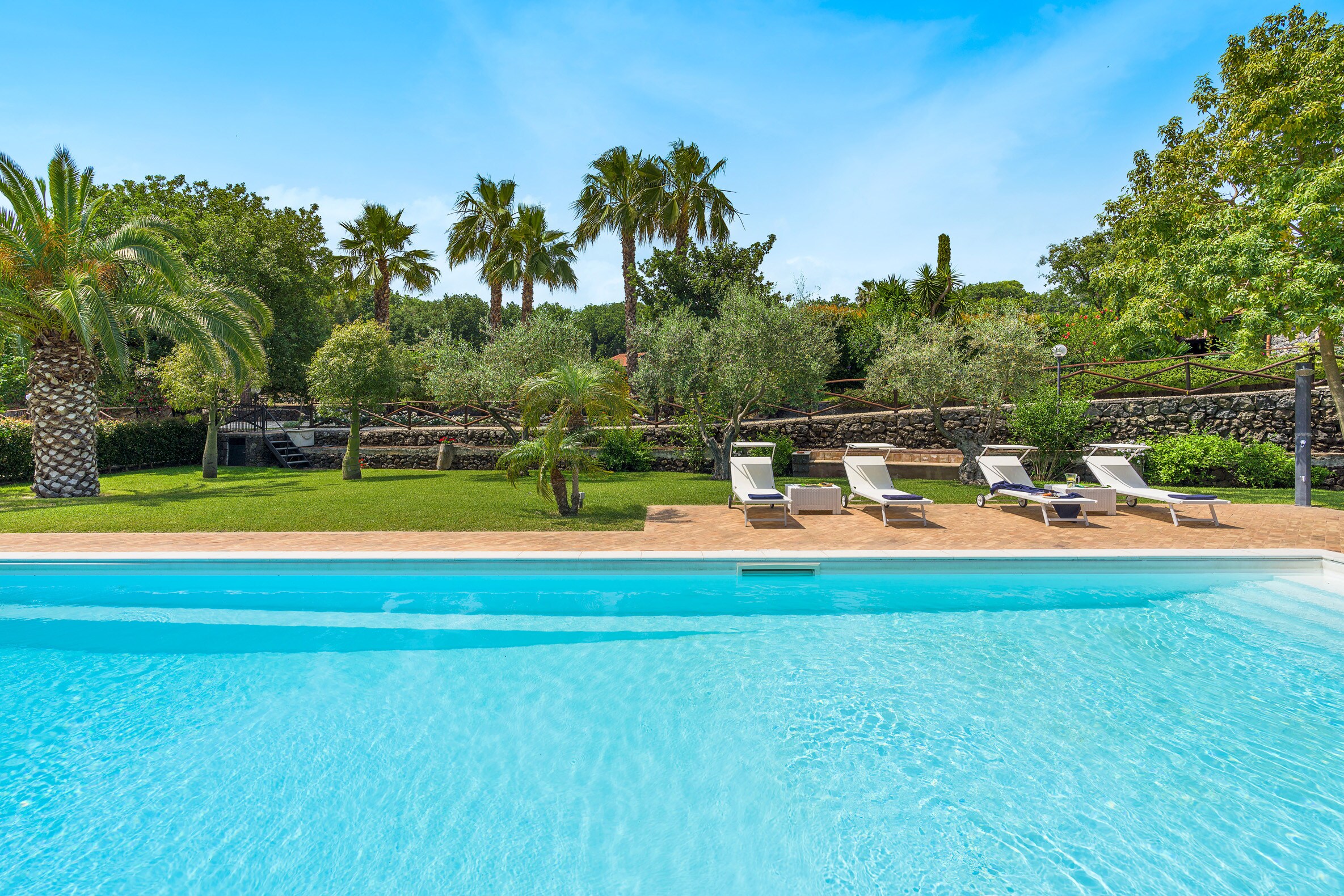 Property Image 2 - Great pool villa  with big pool near Acireale