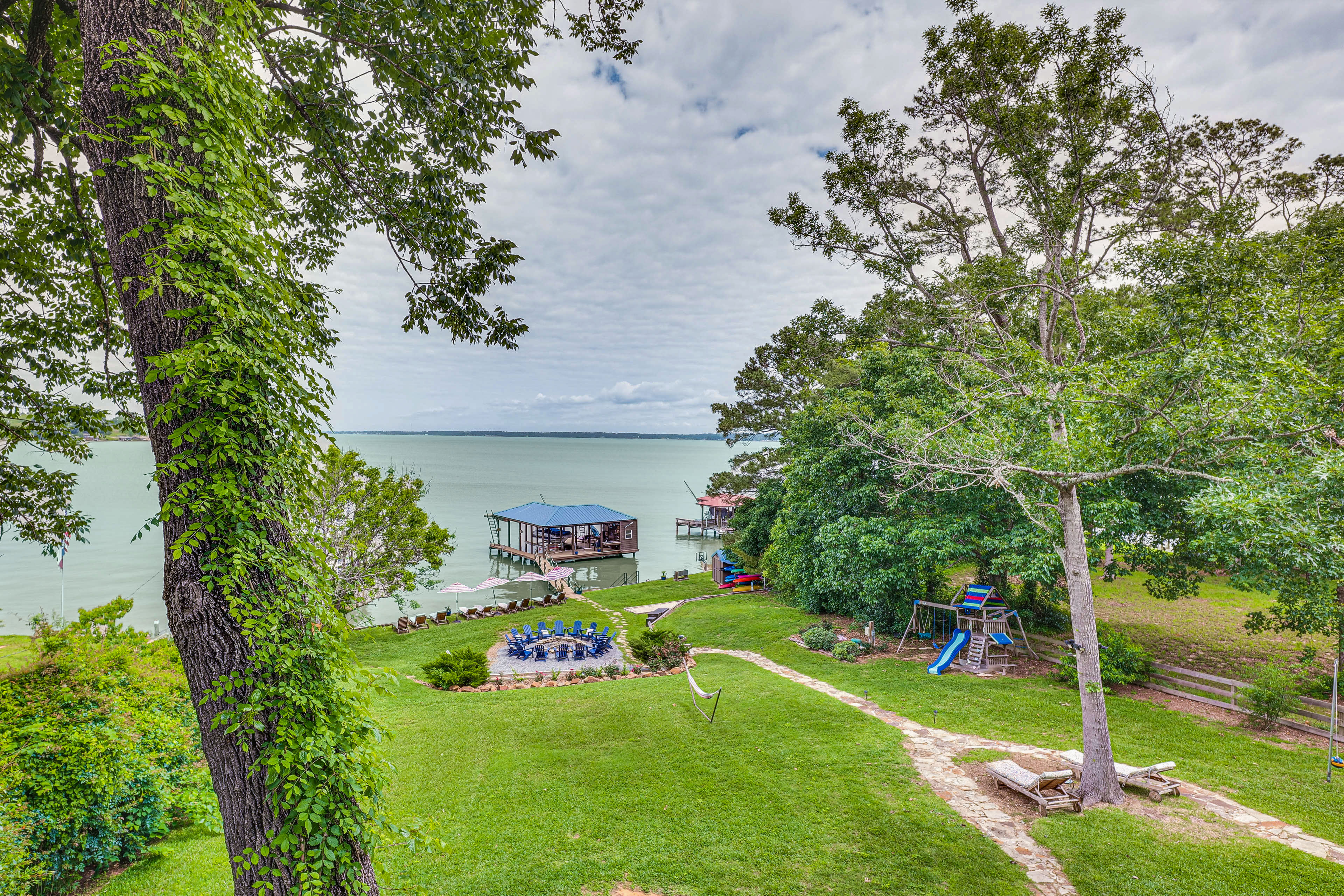 Property Image 2 - Beautiful Lakehouse: Hot Tub, Gameroom & 10 Kayaks