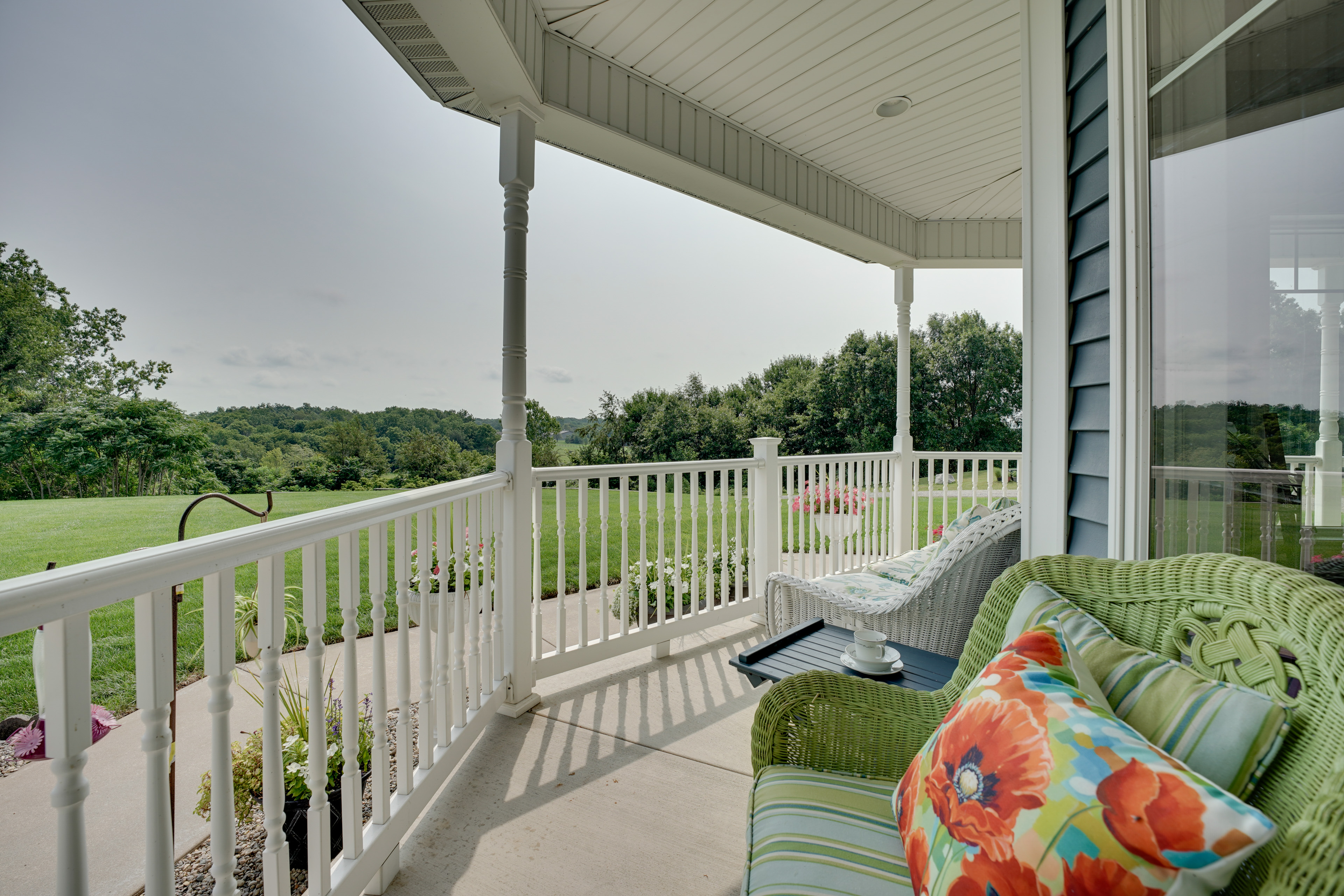 Property Image 2 - Blue Birds Perch: Stunning Home on Private Hilltop