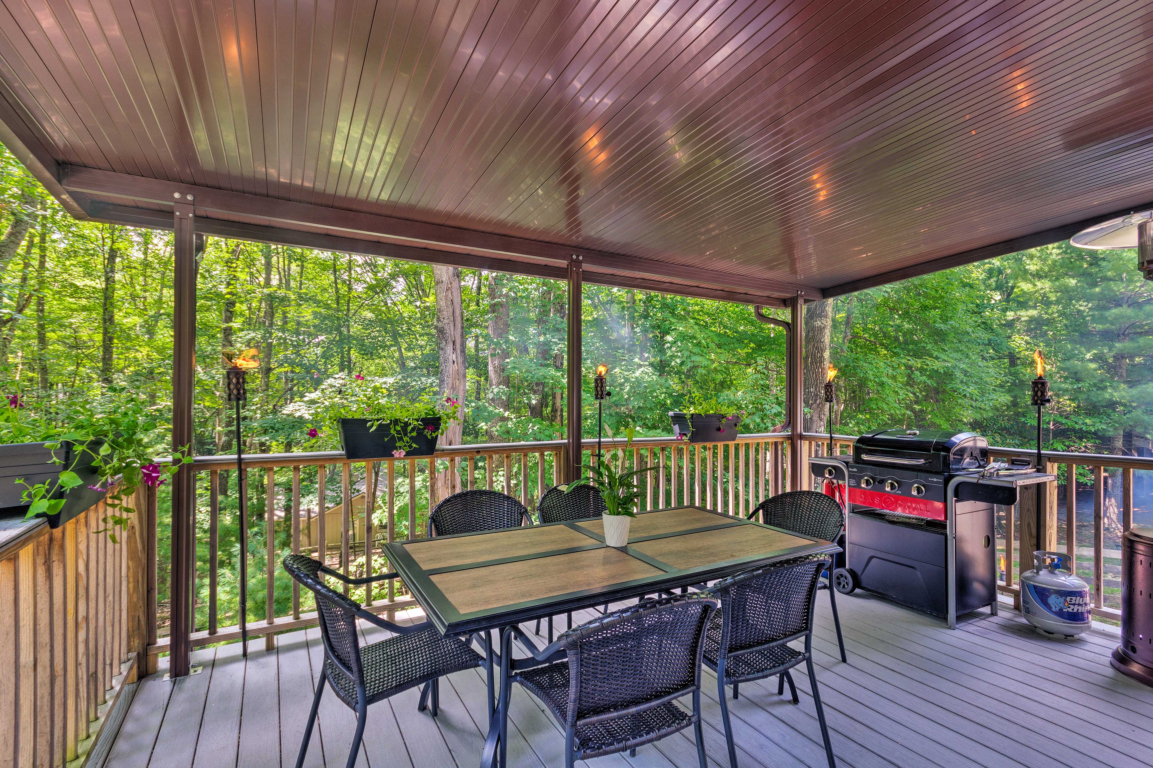 Property Image 2 - Cozy Home w/ Covered Deck by Beech Mountain Skiing