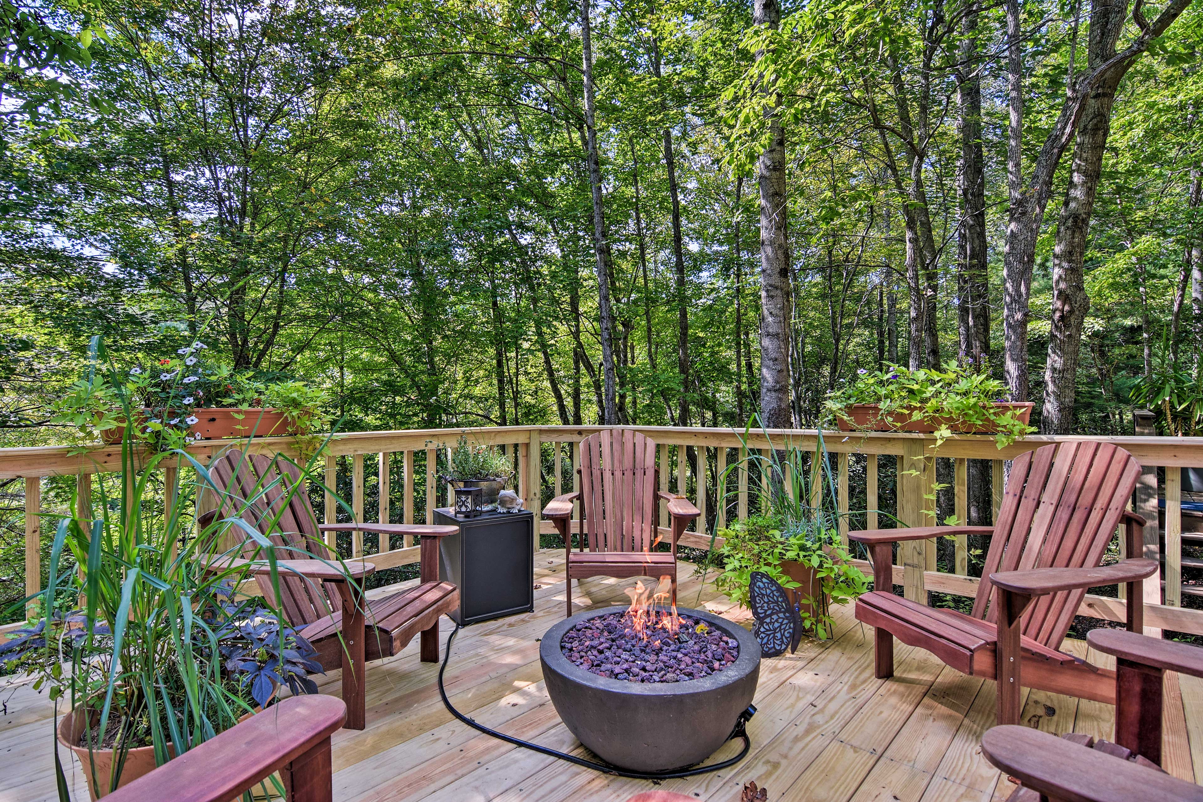 Property Image 1 - Cozy Hideaway w/Grill & Firepit, 17Mi to Asheville