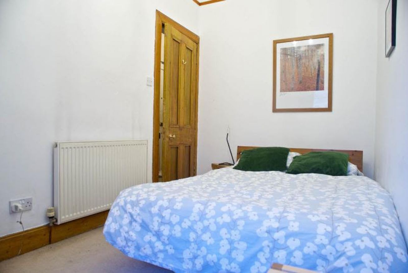 Property Image 2 - Cosy flat near Scottish Gallery