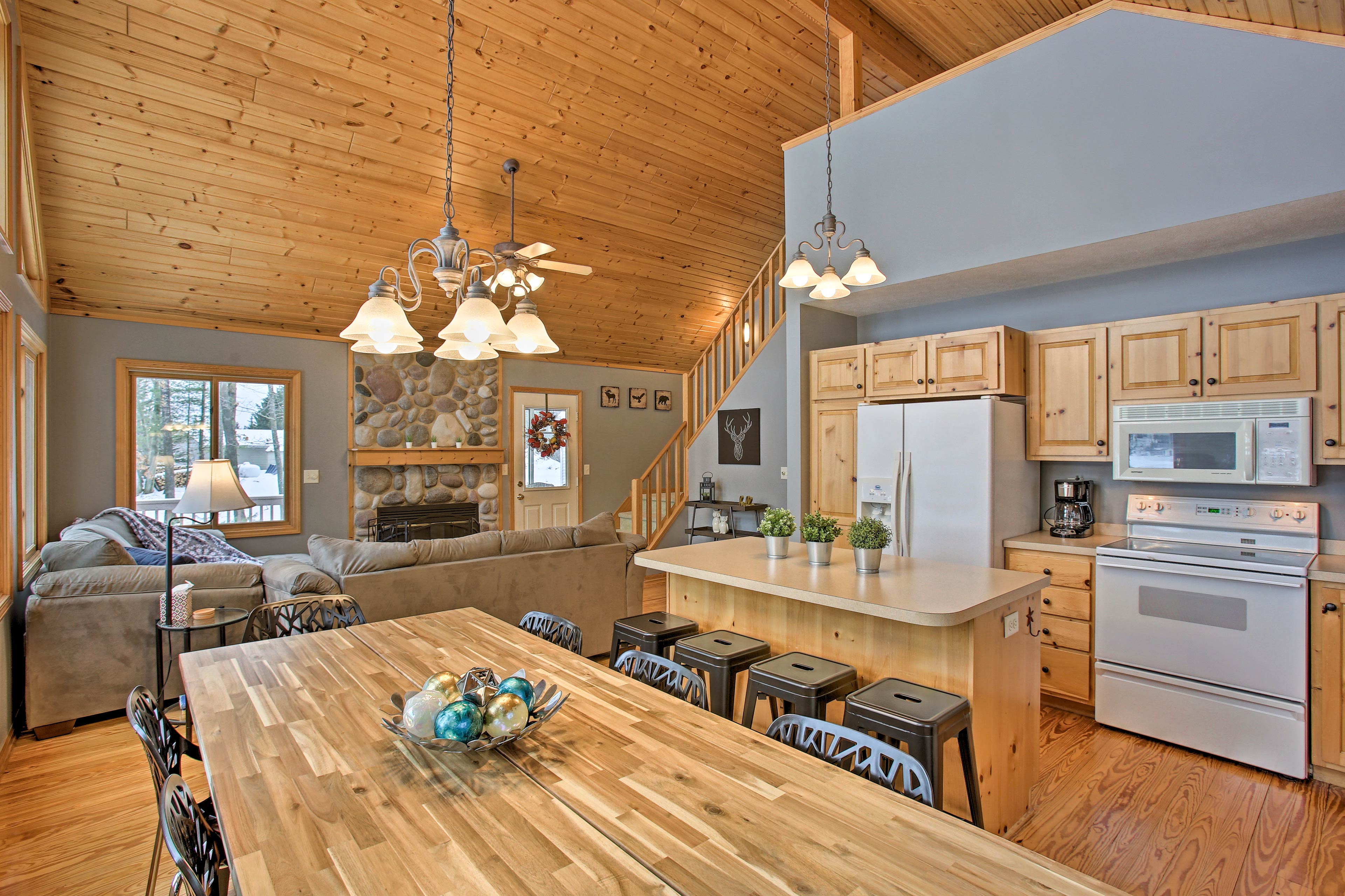 Cozy Waterfront Fife Lake Cottage w/ Dock & Kayaks