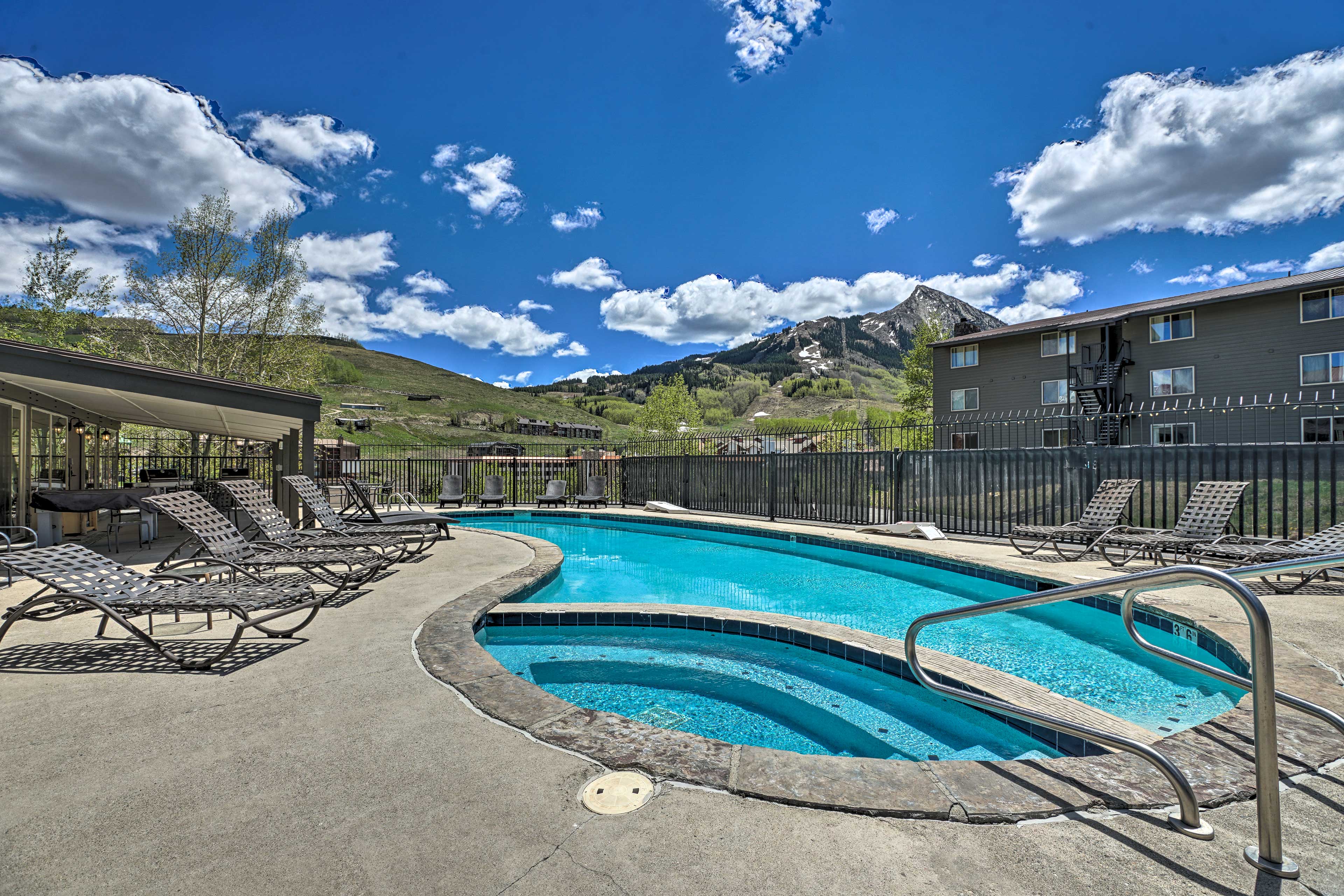 Property Image 1 - Crested Butte Condo w/ Pool Access: Walk to Slopes