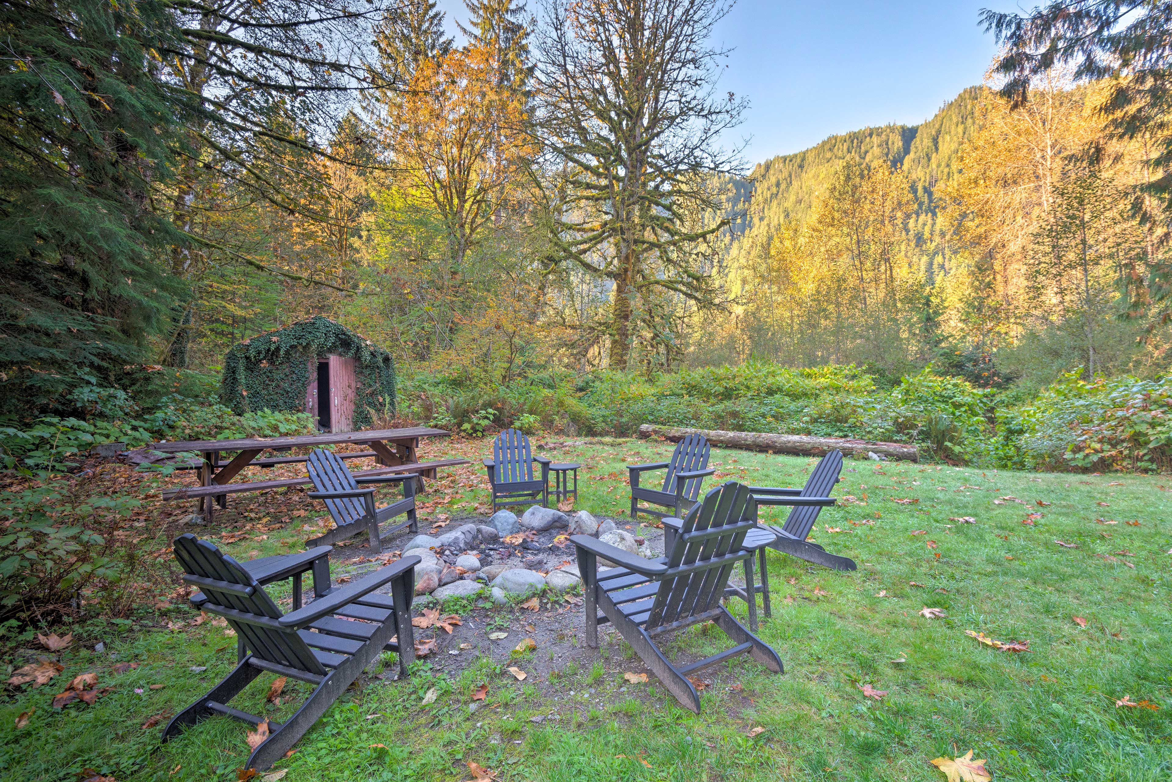 Property Image 2 - Riverfront Gold Bar Log Cabin Near Stevens Pass!