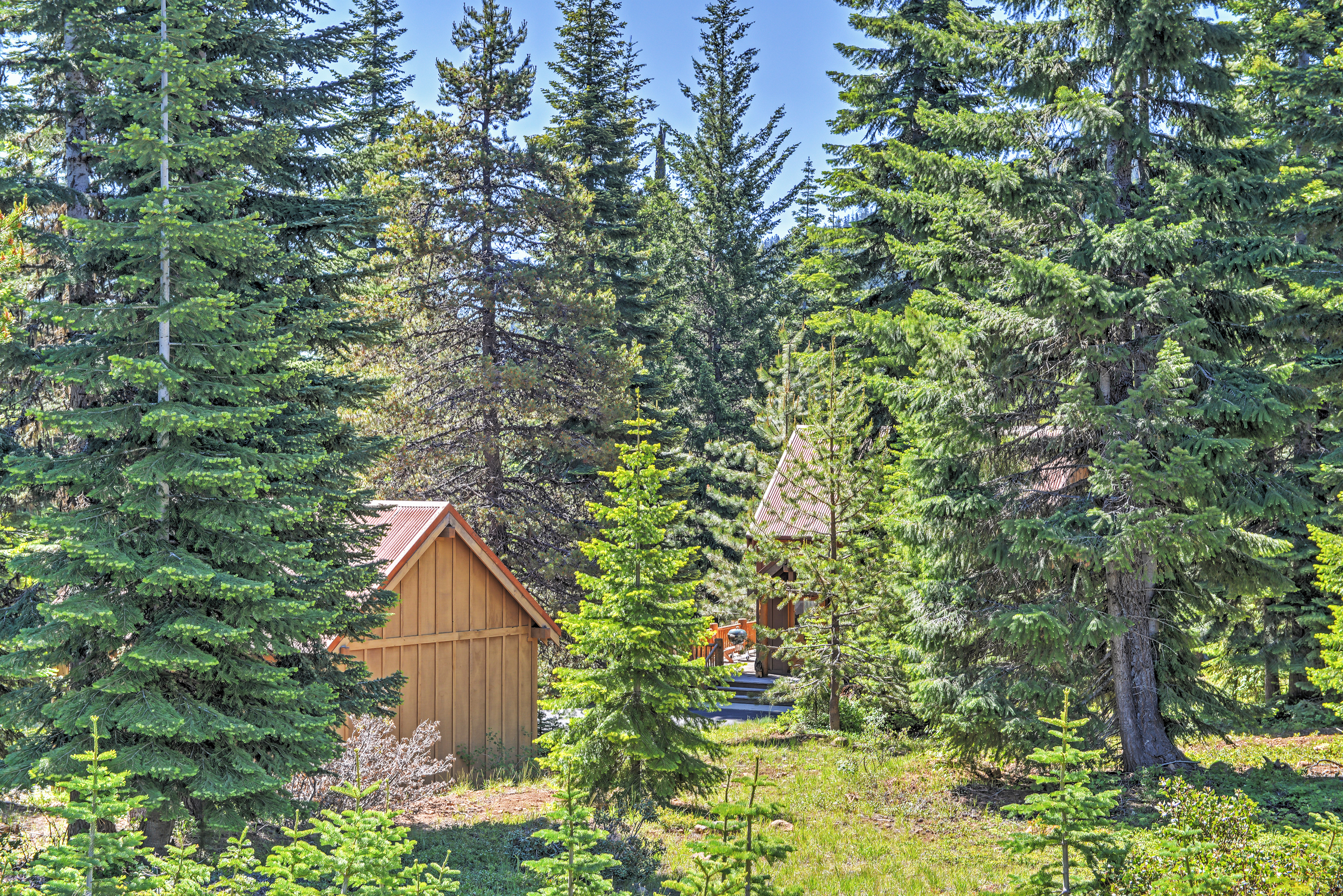 Property Image 2 - Bright Klamath Falls Cabin w/ Deck & Mtn Views!