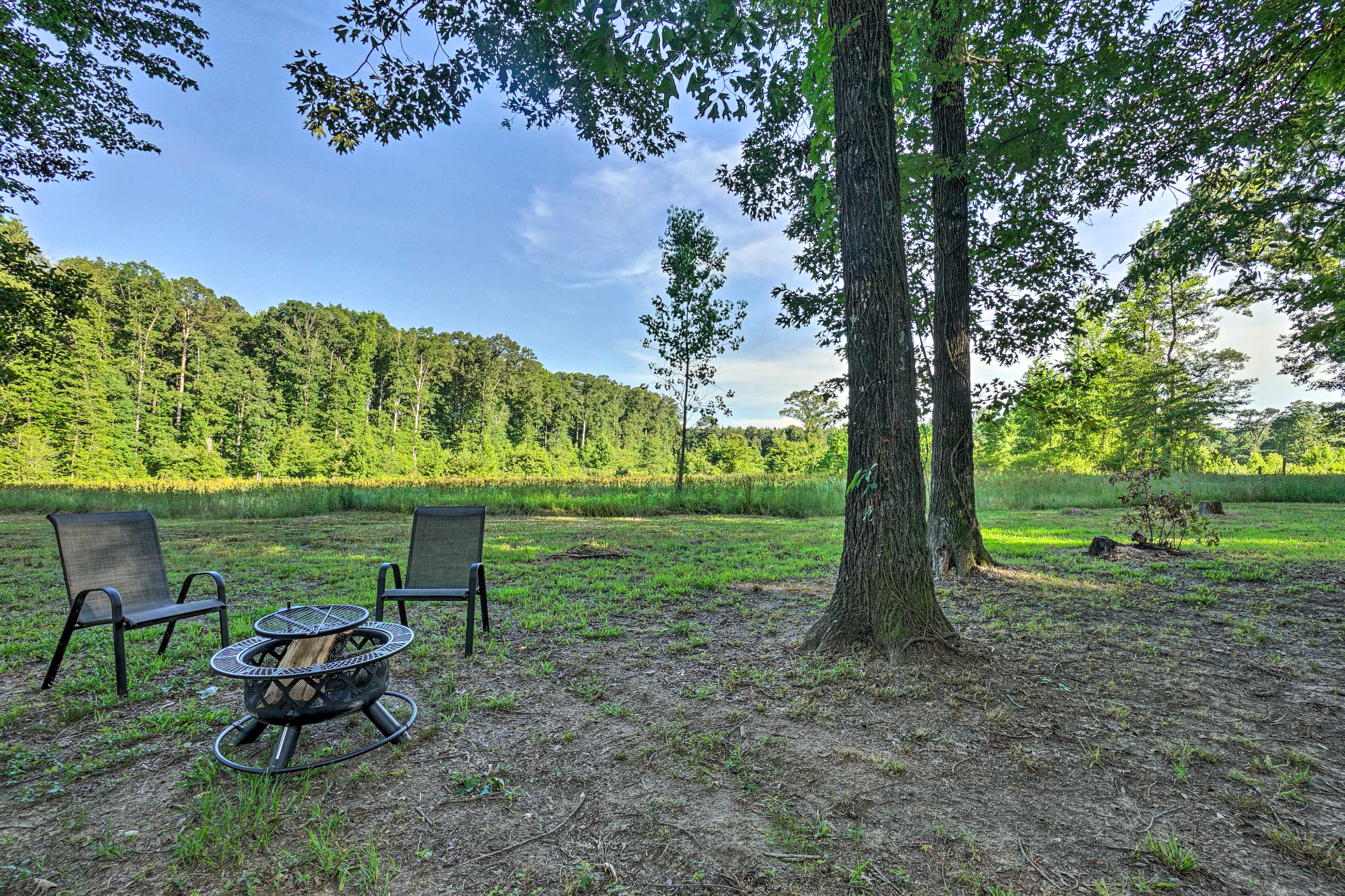 Property Image 2 - Peaceful Broken Bow Cottage w/ Fire Pit!