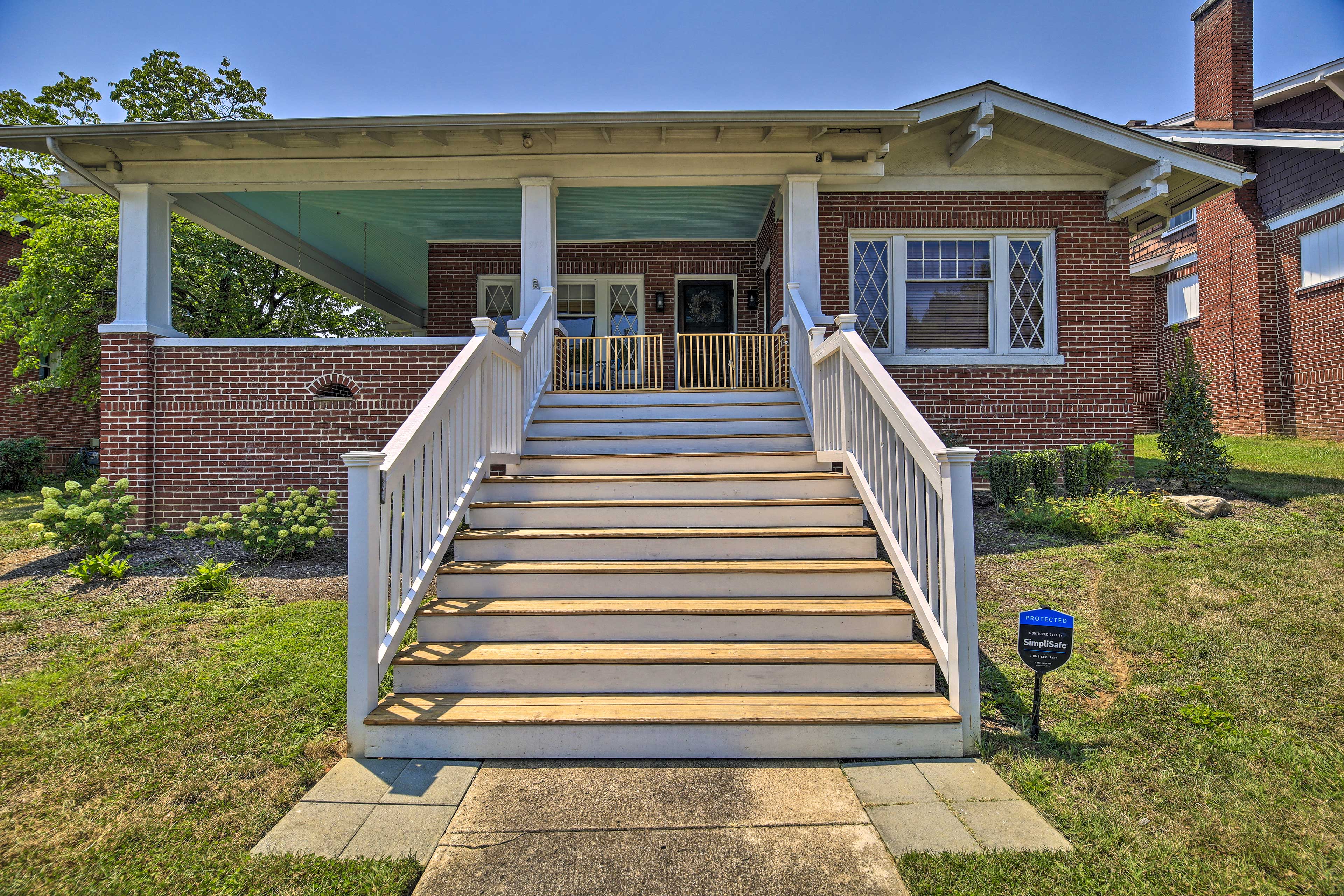 Property Image 2 - Bristol Bungalow < 1 Mi to Country Music Museum