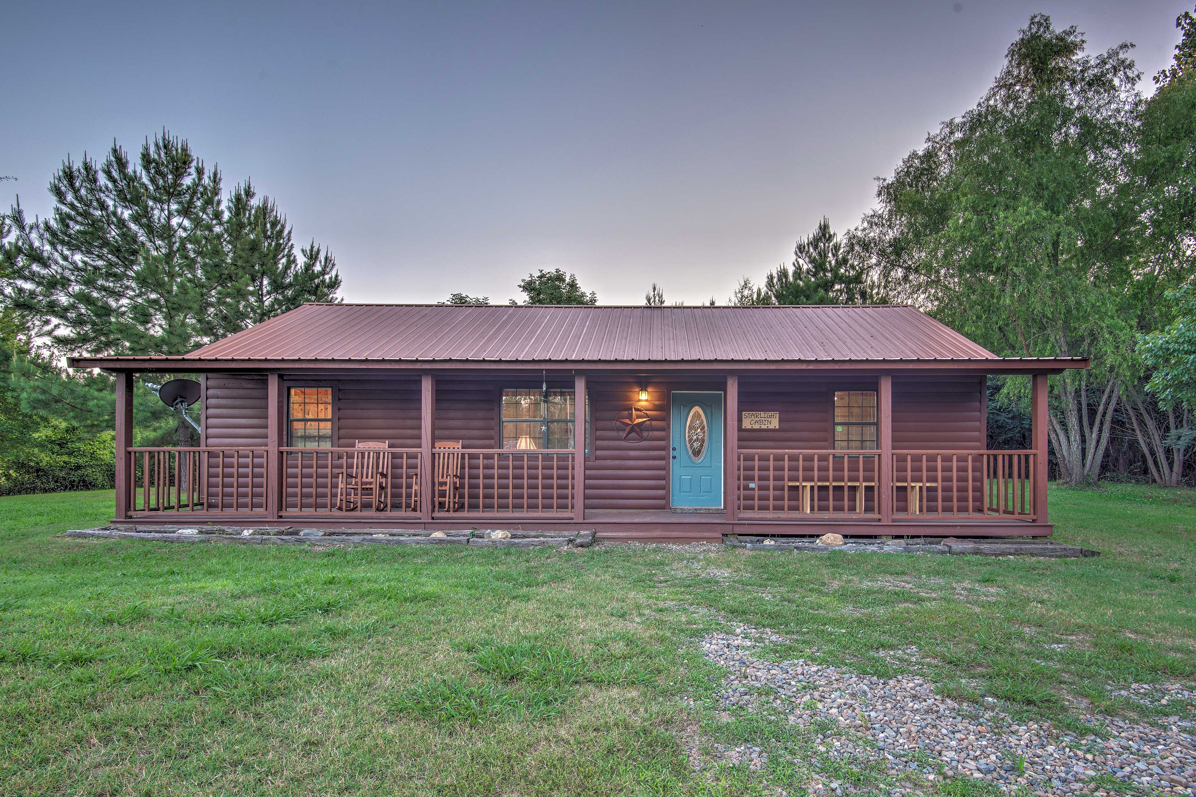 Property Image 1 - Broken Bow ’Starlight Cabin’ w/ Private Hot Tub!