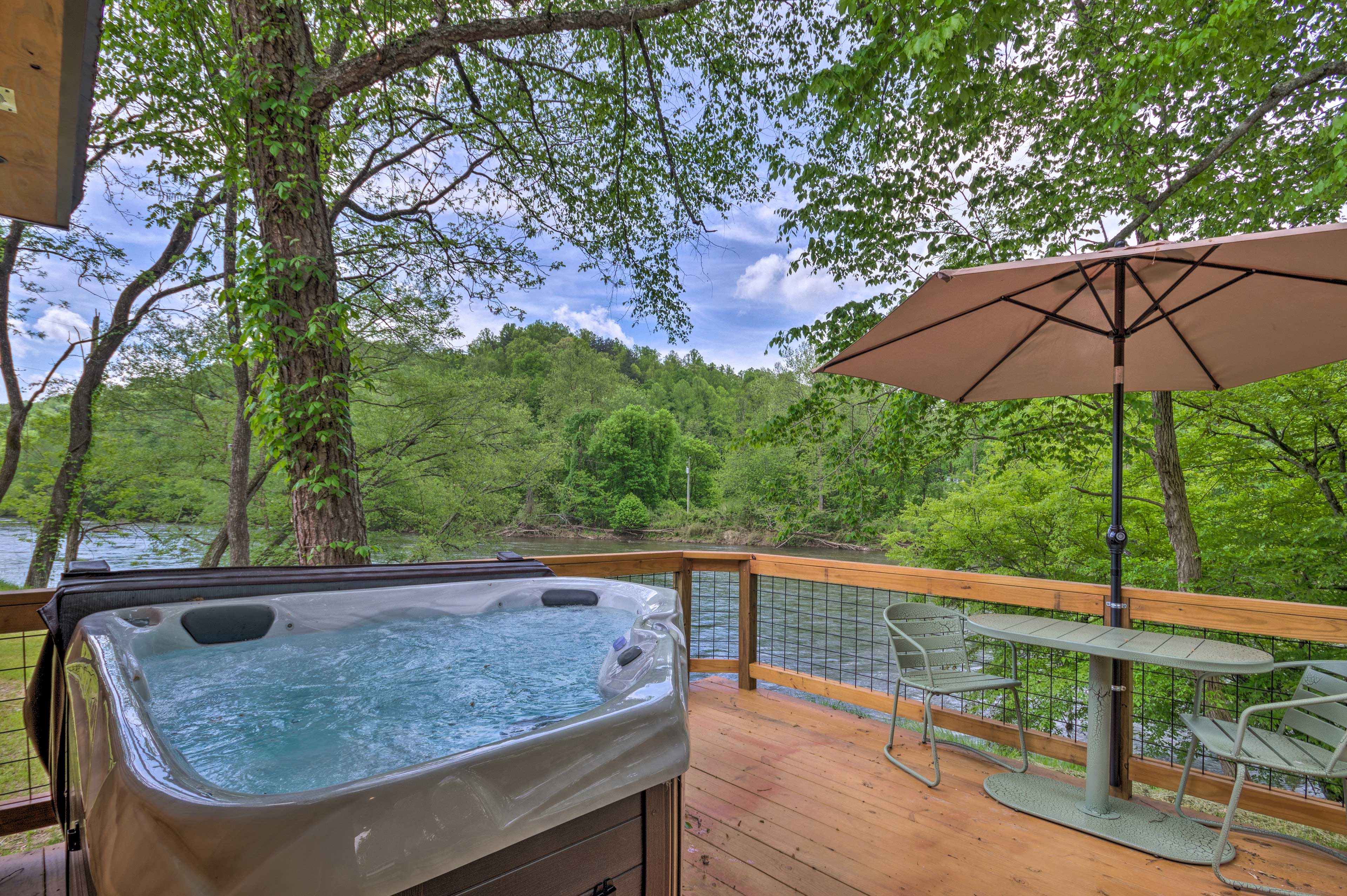 Property Image 1 - Waterfront Cabin w/ Hot Tub on Tuckasegee River!