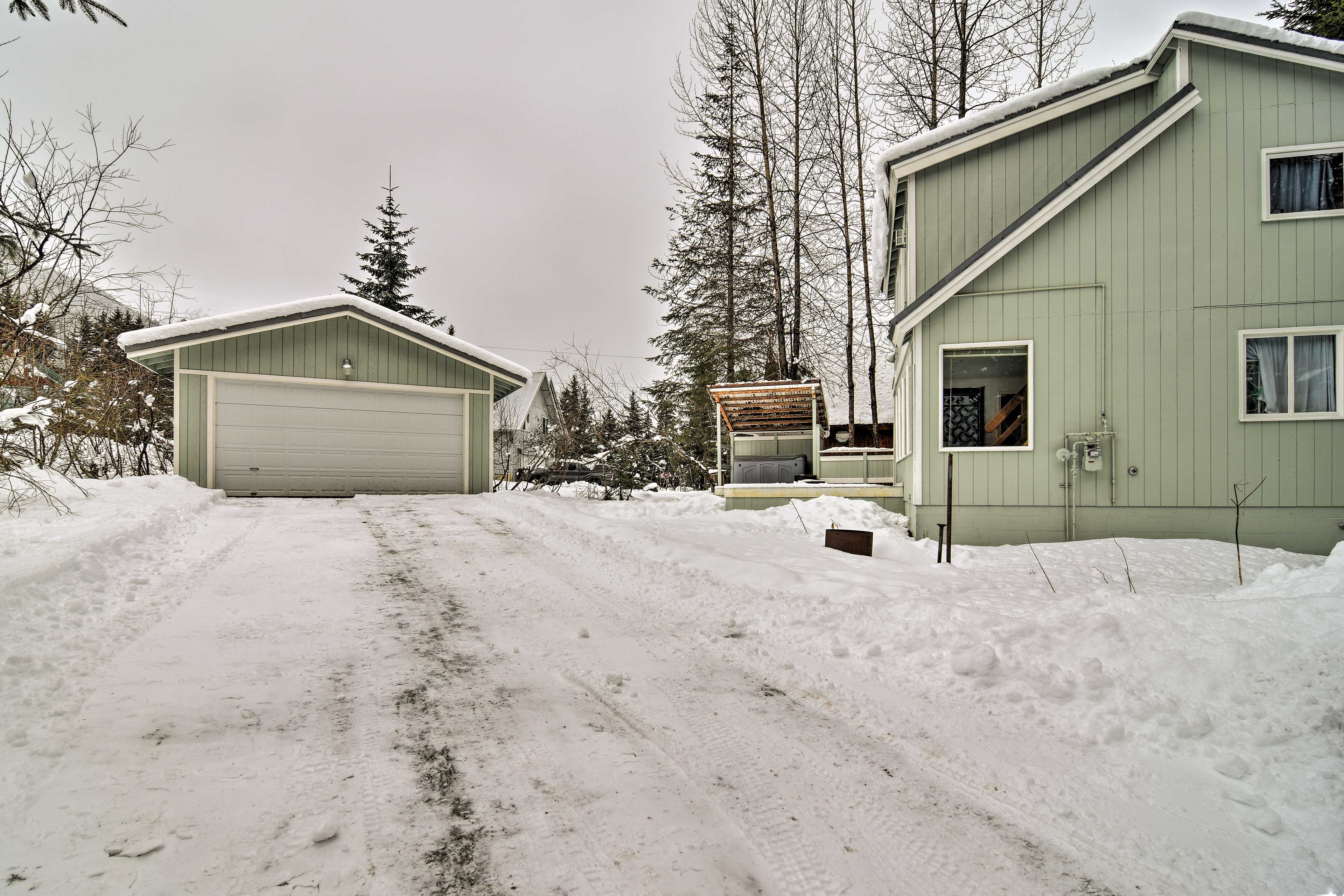 Property Image 1 - Cabin w/ Hot Tub & Views: 1 Mile to Alyeska Resort