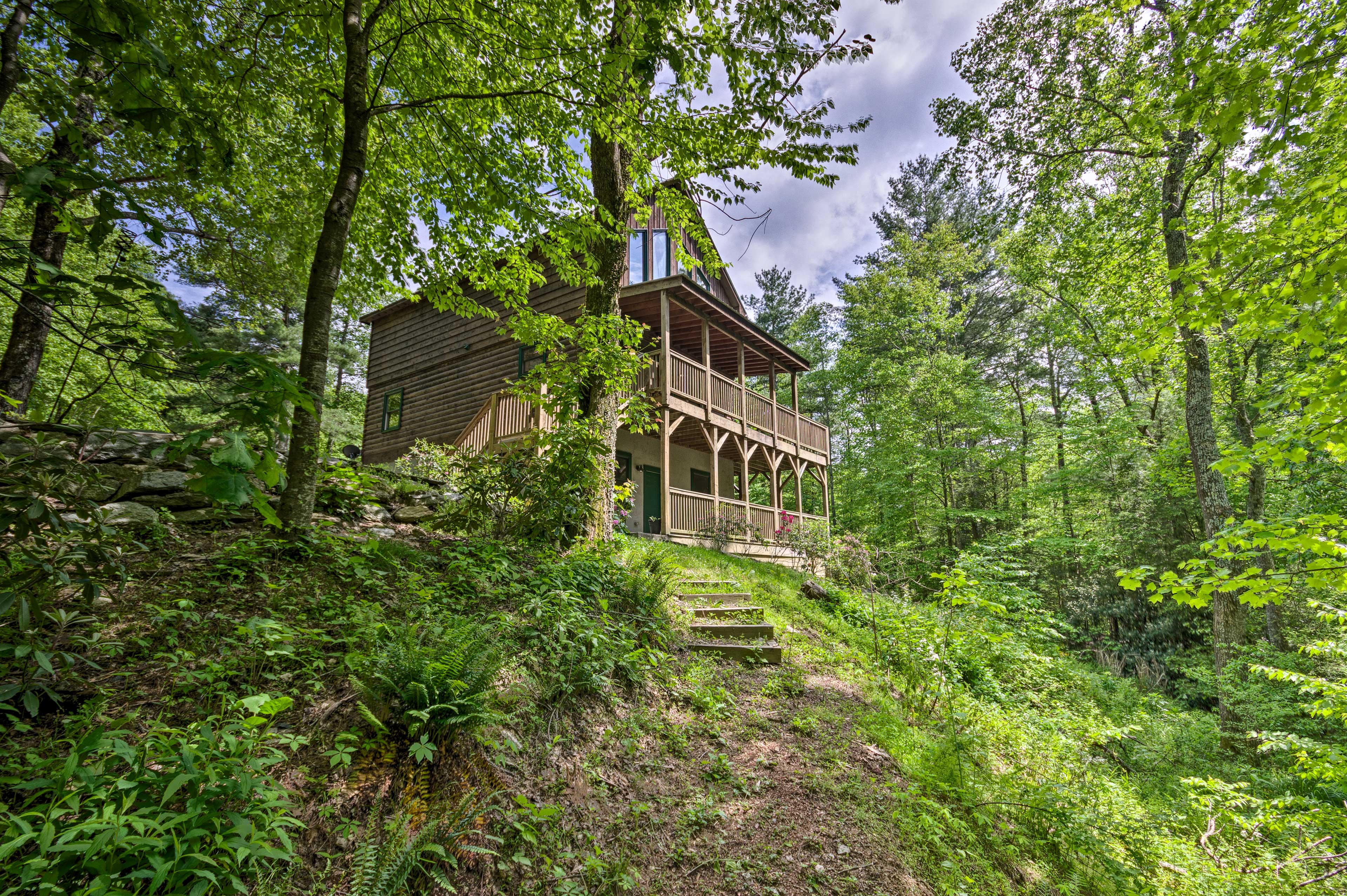 Property Image 1 - Cabin with 22 Acres & Patio - 3 Mi to Blowing Rock