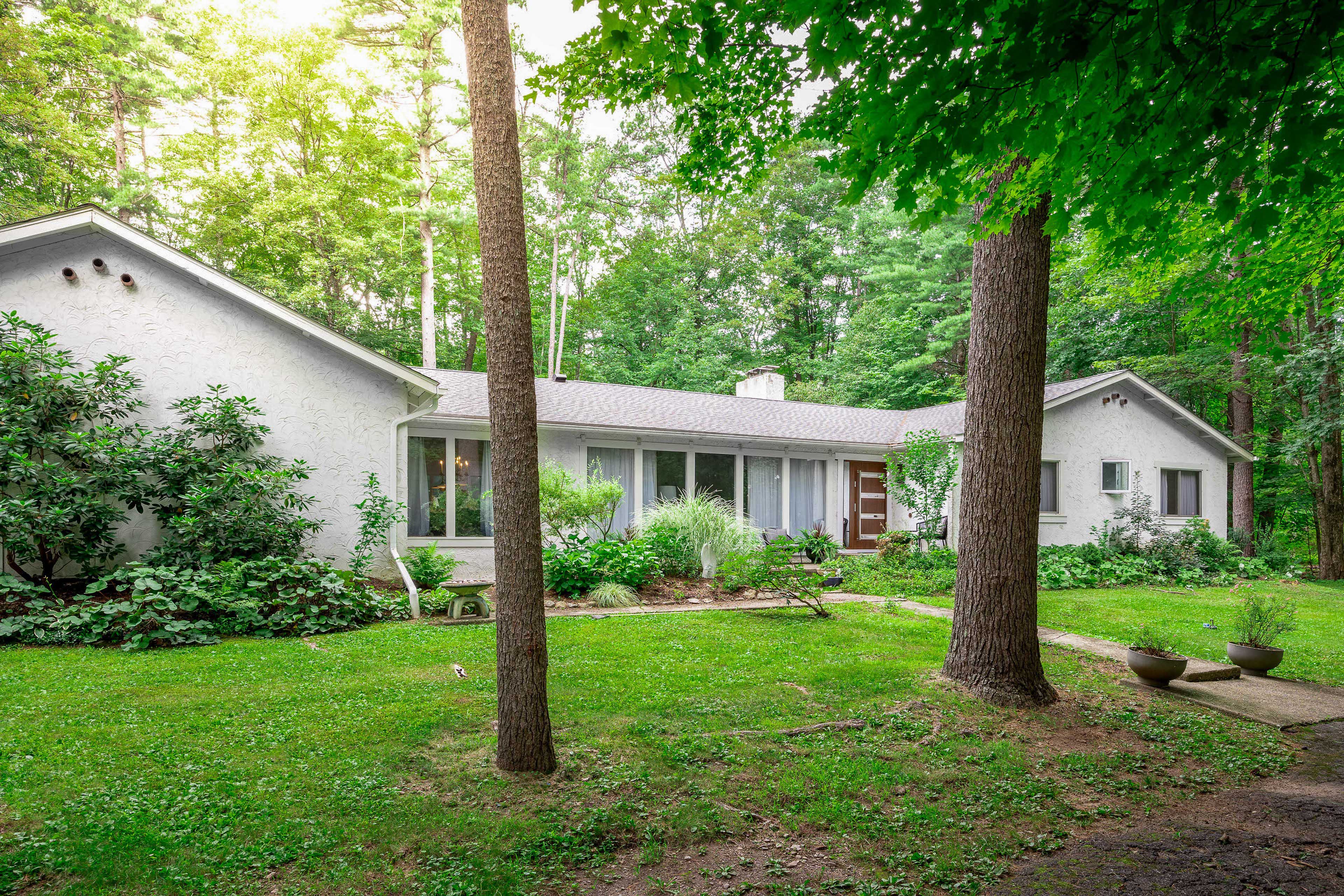 Property Image 1 - ’Casa Reál’ ~ Expansive Woodstock House w/ Hot Tub