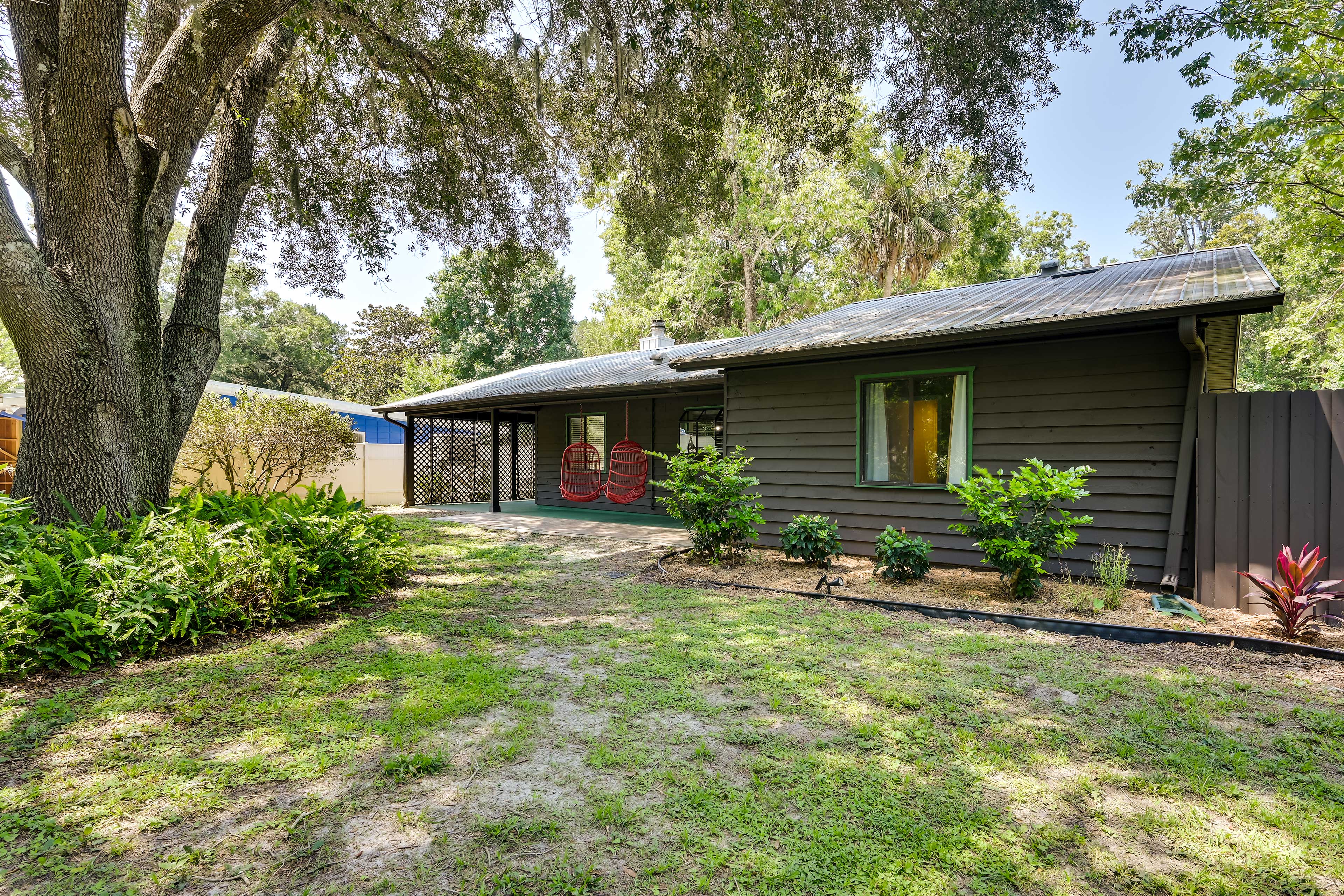 Property Image 2 - ’Chateau Relaxo’ Homosassa Riverfront Cottage!