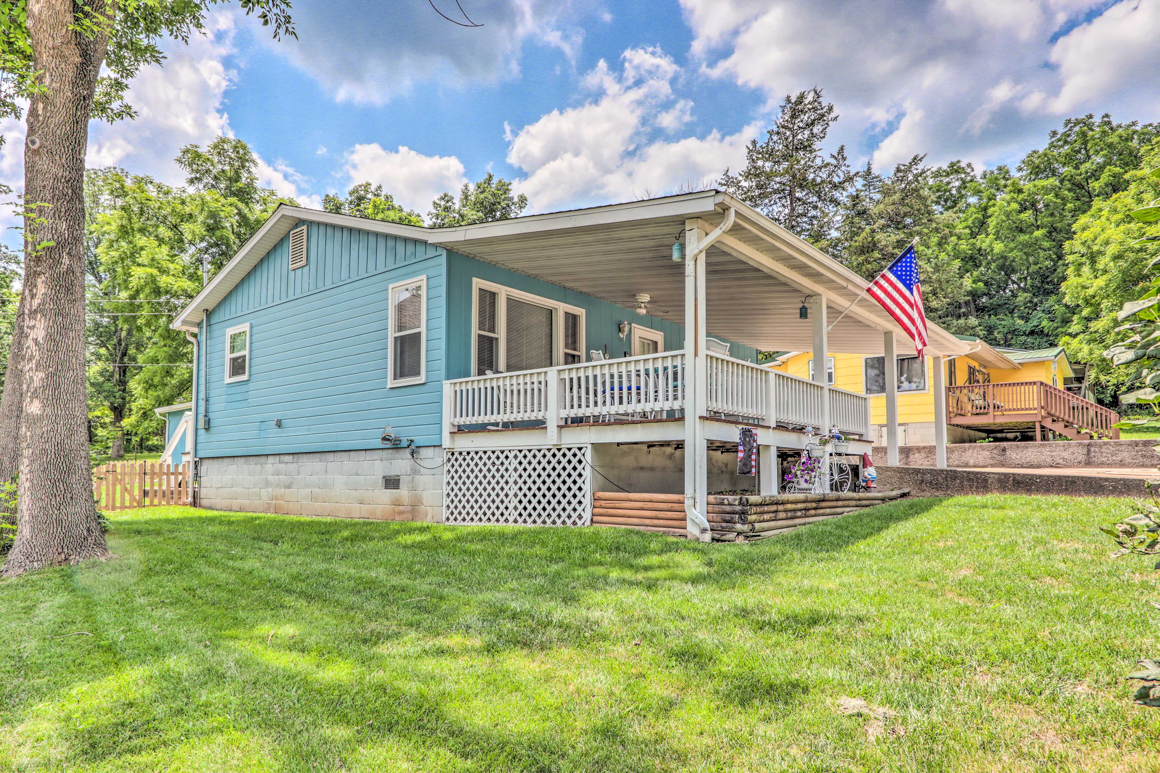 Property Image 2 - Cheerful Camdenton Cottage: Steps to Lake!