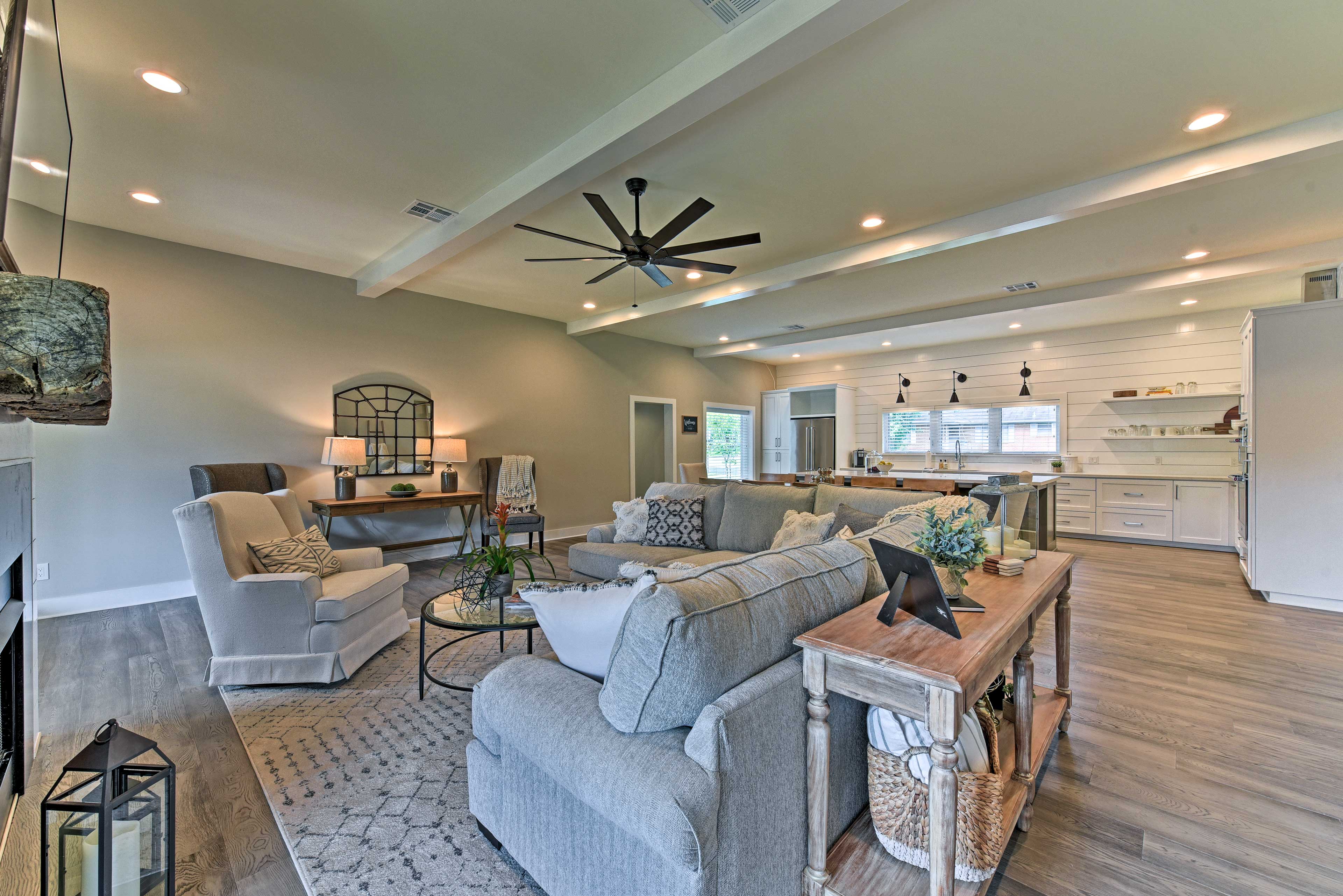 Elegant College Station Home - Walk to Texas A & M