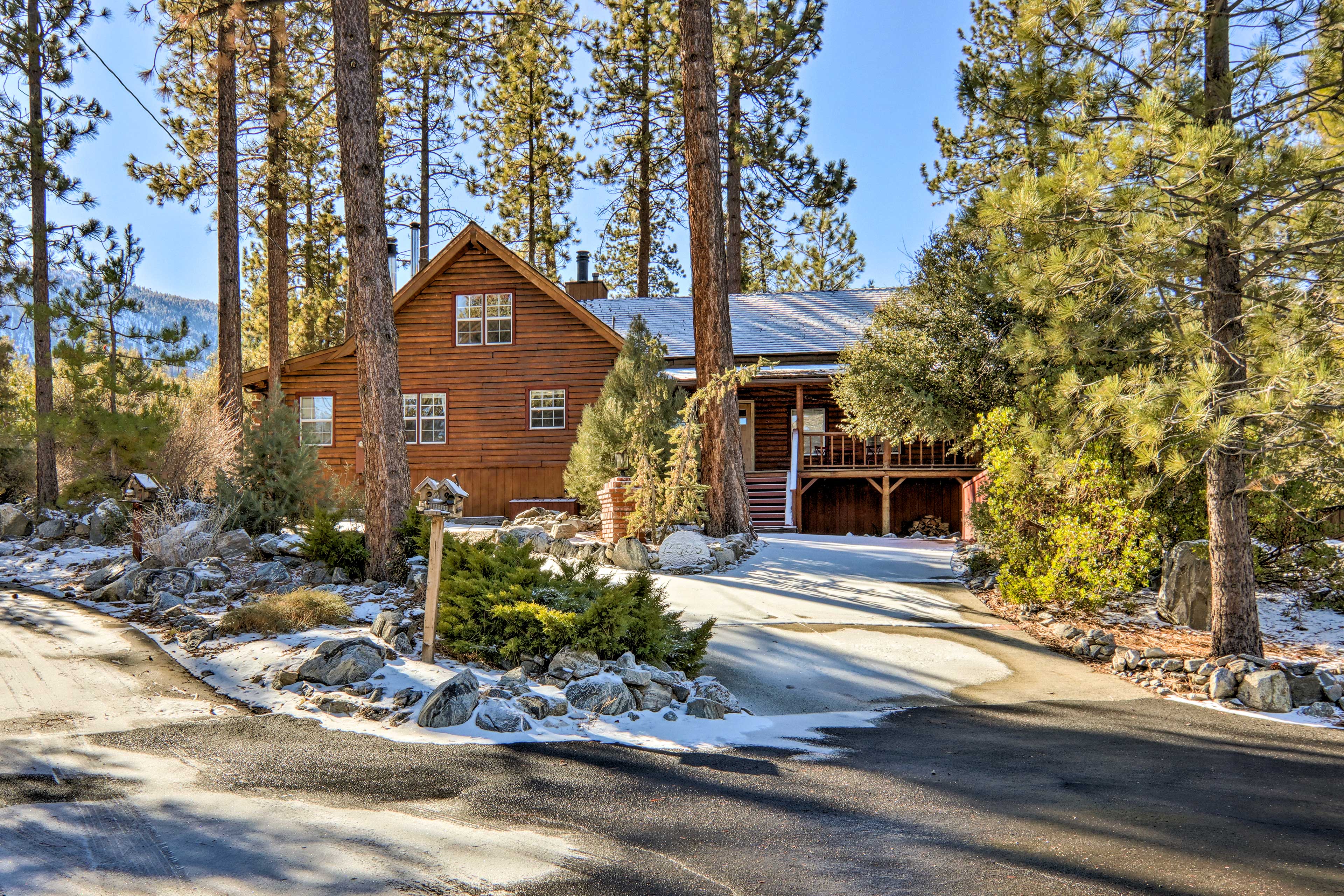 Property Image 1 - Pine Mountain Club Log Home w/ Deck + Grill!