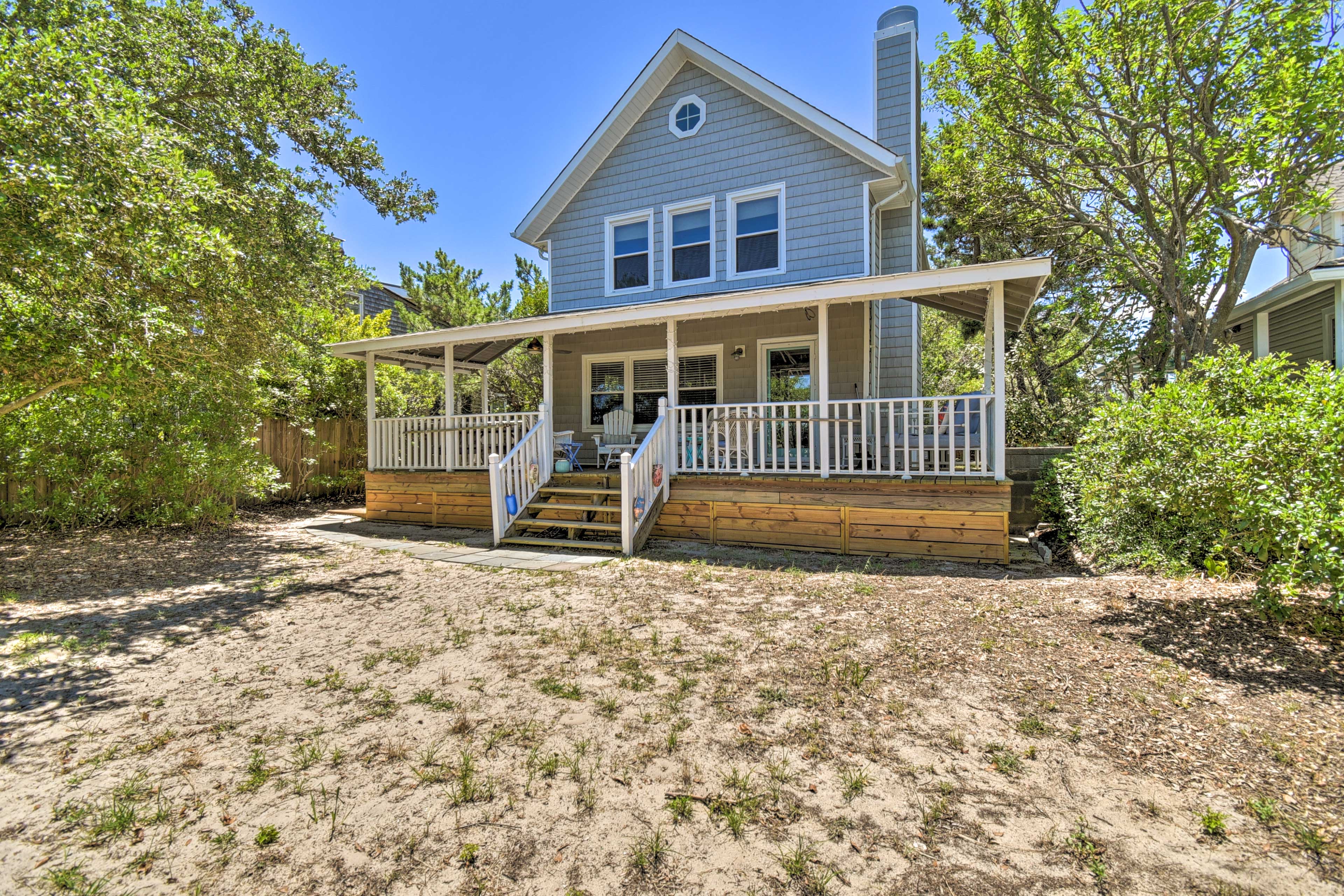 Property Image 1 - Classic Chesapeake Beachside Cottage w/ Porch!
