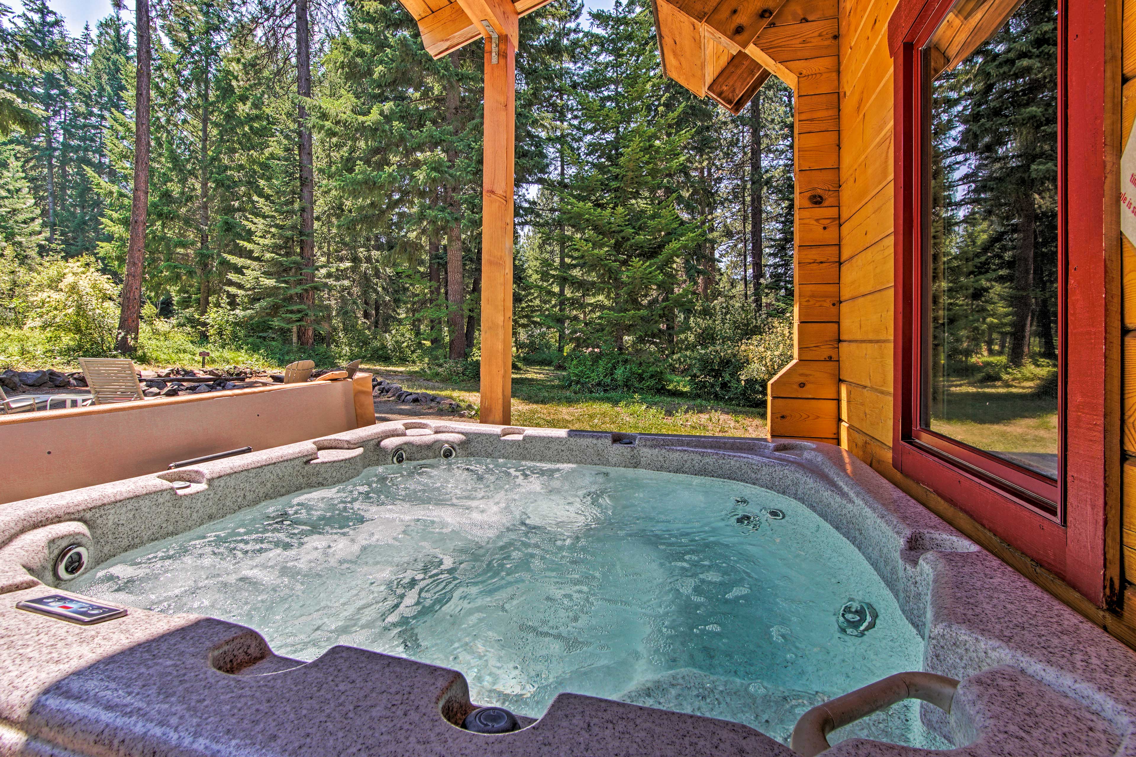 Property Image 2 - Cle Elum Mountain Cabin w/ Hot Tub & Trails!